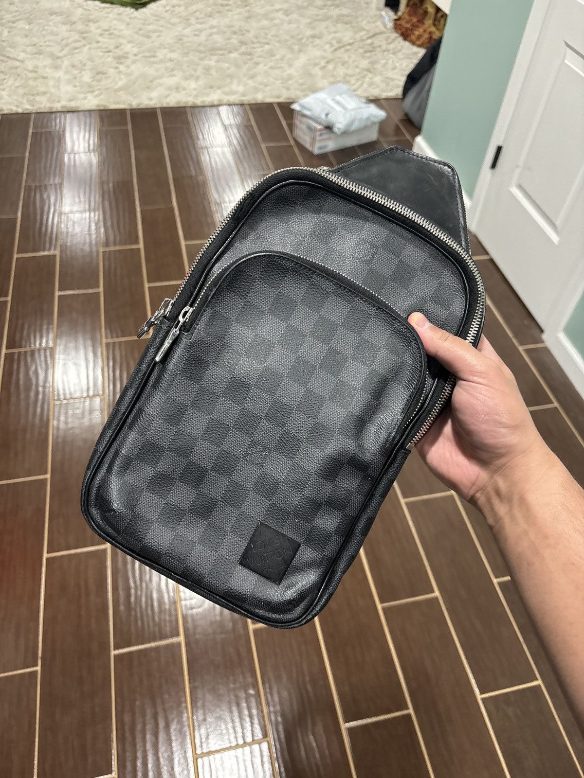 Louis Vuitton USED Louis Vuitton Damier Avenue Slingbag Fannypack Size ONE SIZE - 1 Thumbnail