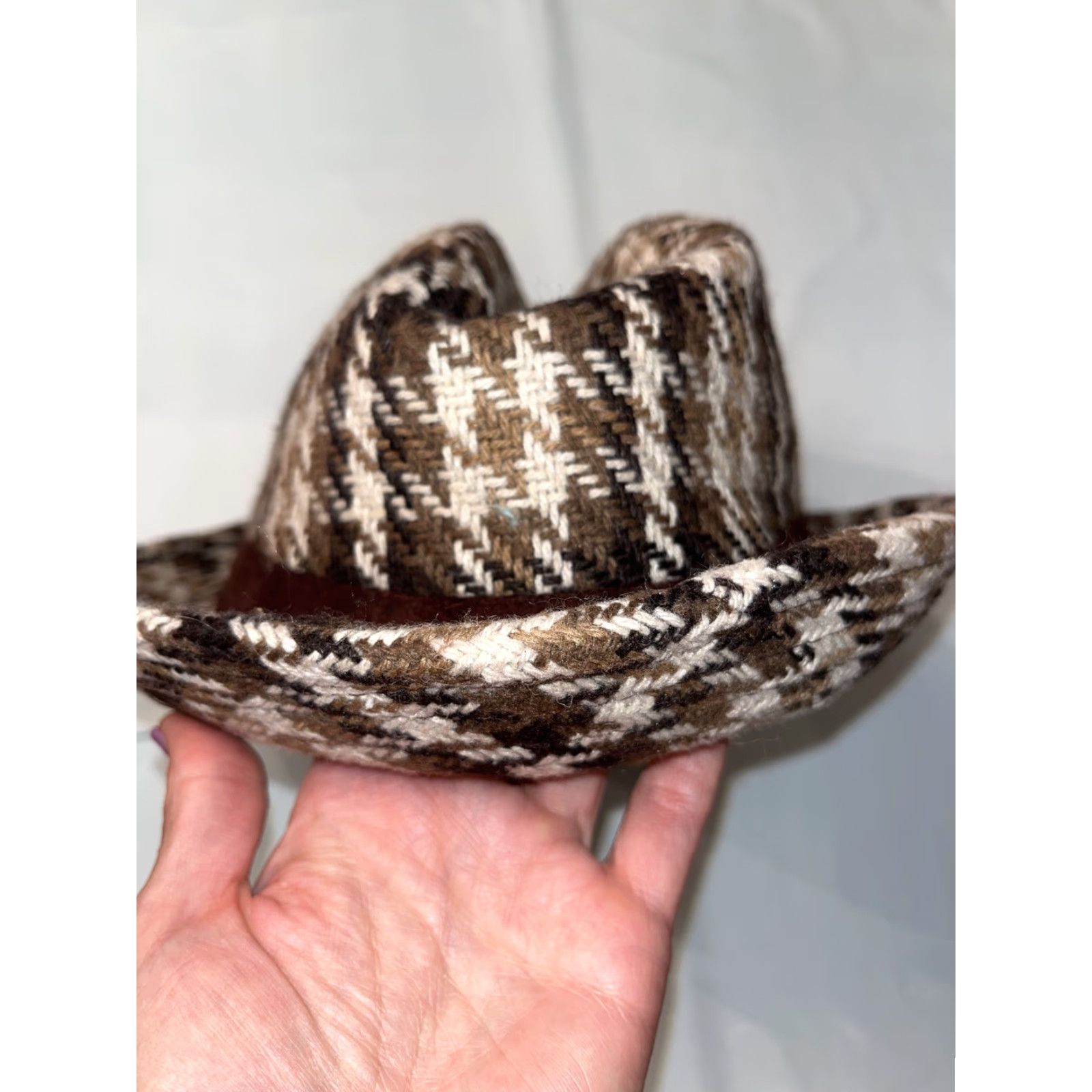 Vintage VINTAGE FEDORA Brown Plaid Houndstooth Detective HAT Checkered Woven Gangster Mobster OS Size ONE SIZE - 7 Thumbnail