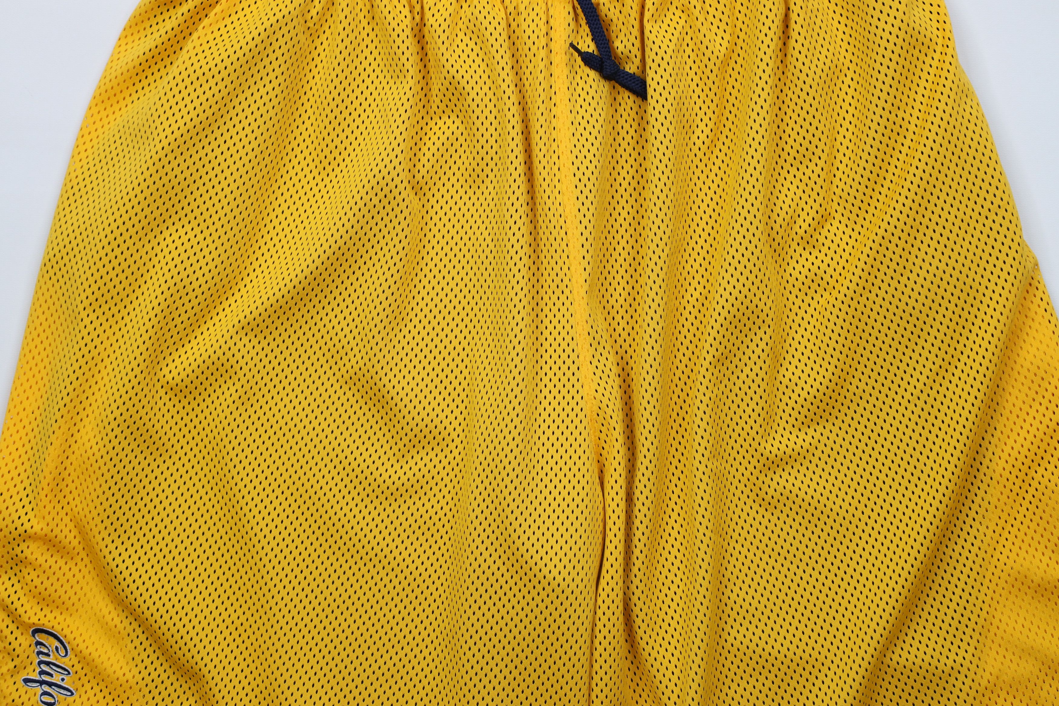 Nike Vintage Nike Reversible University of California Shorts Size US 38 / EU 54 - 12 Thumbnail