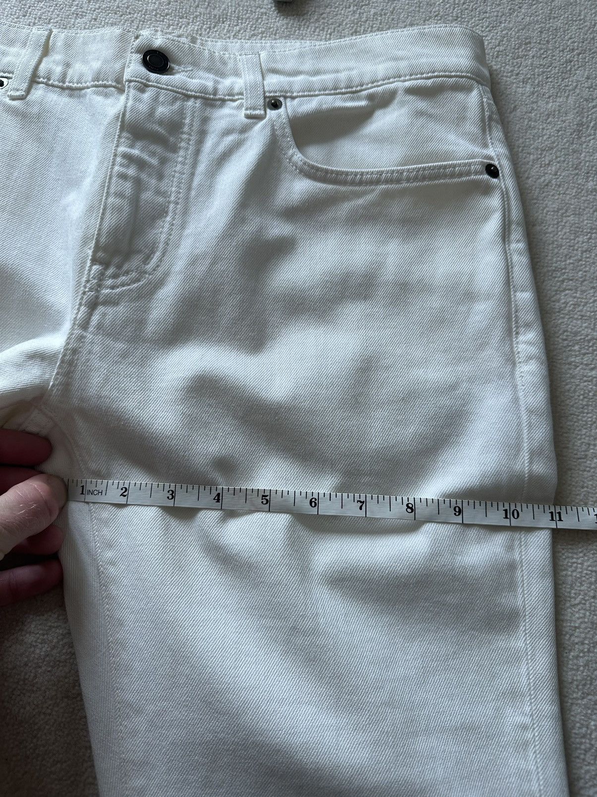 Saint Laurent Paris FW16 Saint Laurent knee slit ripped white jeans Hedi slimane Size US 32 / EU 48 - 4 Thumbnail