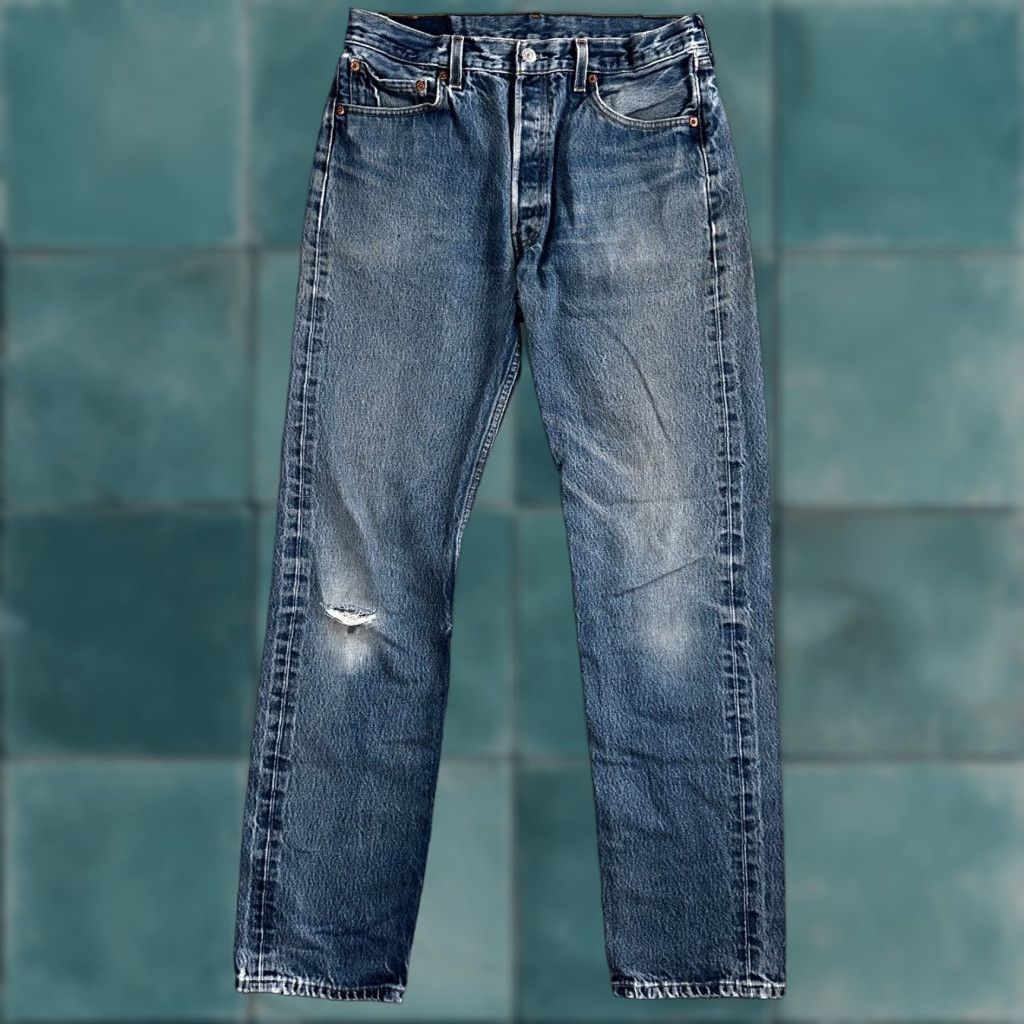 Levi's VINTAGE Levi's 501 Jeans Men Straight Leg 90s USA Blue Cotton Denim Medium Wash 34x38 Size US 34 / EU 50 - 1 Thumbnail