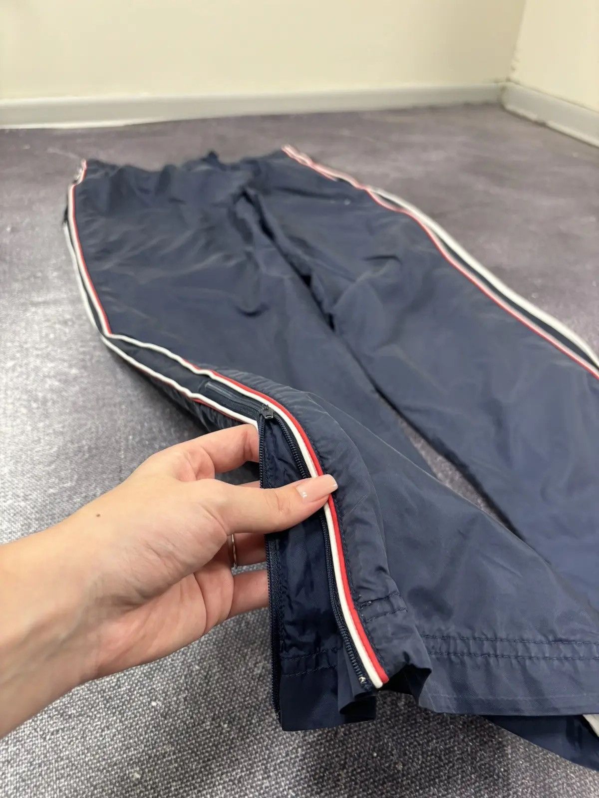 Nike × Vintage Vintage Nike Y2K Swoosh Retro Hype Baggy Nylon Track Pants Size US 32 / EU 48 - 4 Thumbnail