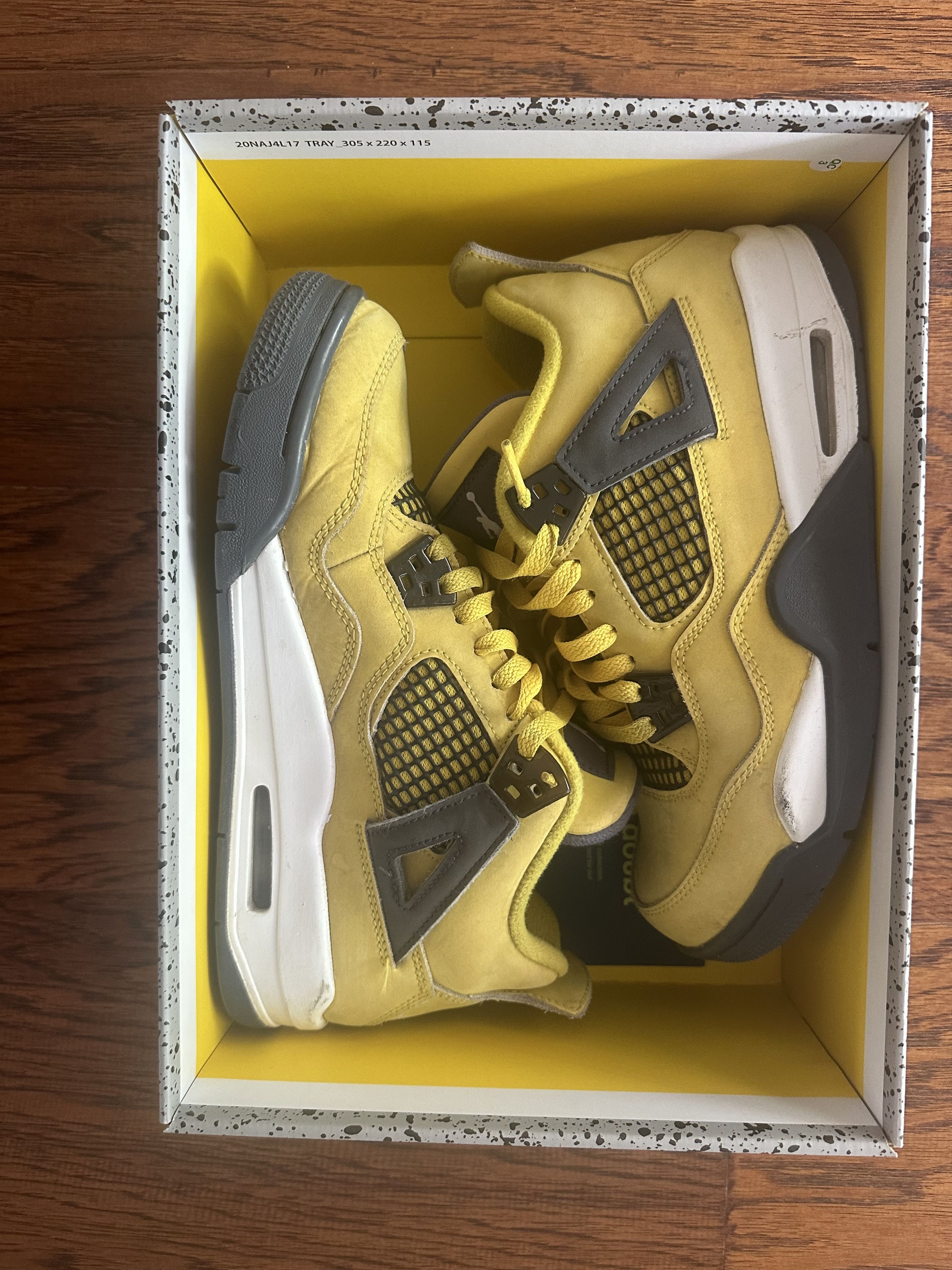 Jordan Brand Air Jordan 4 "Lightning" Size US 7 / EU 40 - 1 Thumbnail