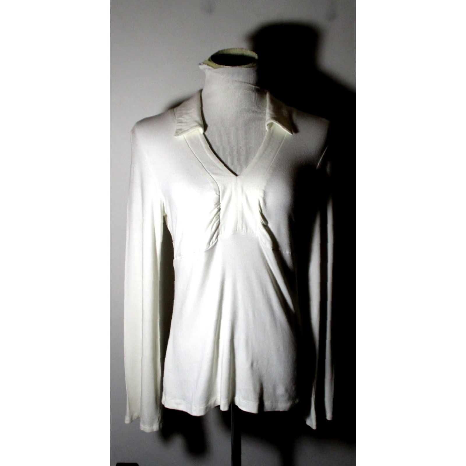 Vintage VINTAGE HARLOW Ivory Beige Rayon Stretch V-Neck Polo Top M Womens Shirt Size M / US 6-8 / IT 42-44 - 2 Thumbnail