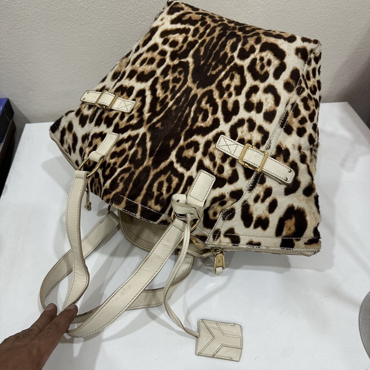 Yves Saint Laurent ‼️LASTDROP‼️ YVES SAINT LAURENT LEOPARD PRINT PONY HAIR LARGE Size ONE SIZE - 6 Thumbnail