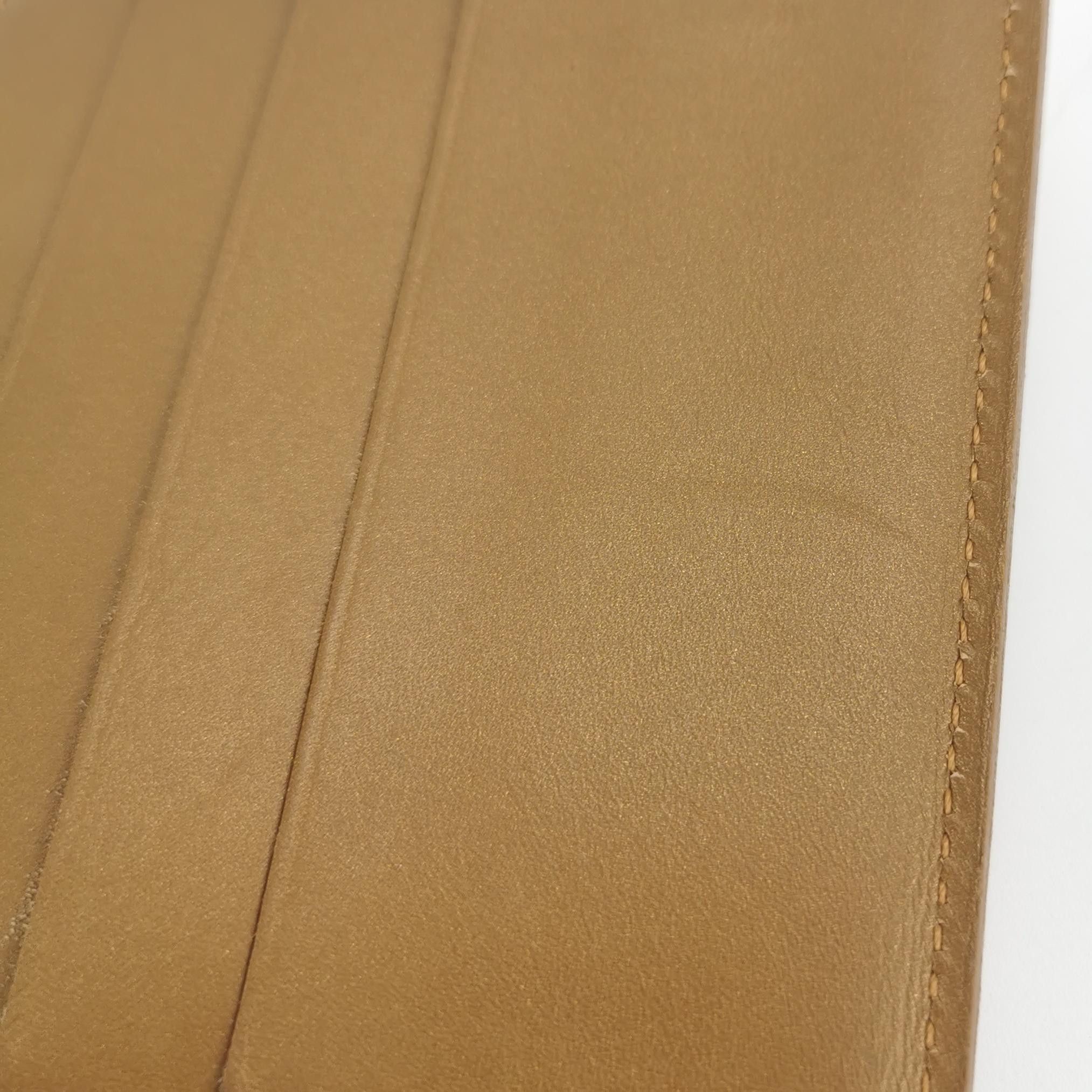 Louis Vuitton Louis Vuitton (LV) Cowhide embossed monogram snap wallet -y Size ONE SIZE - 5 Thumbnail