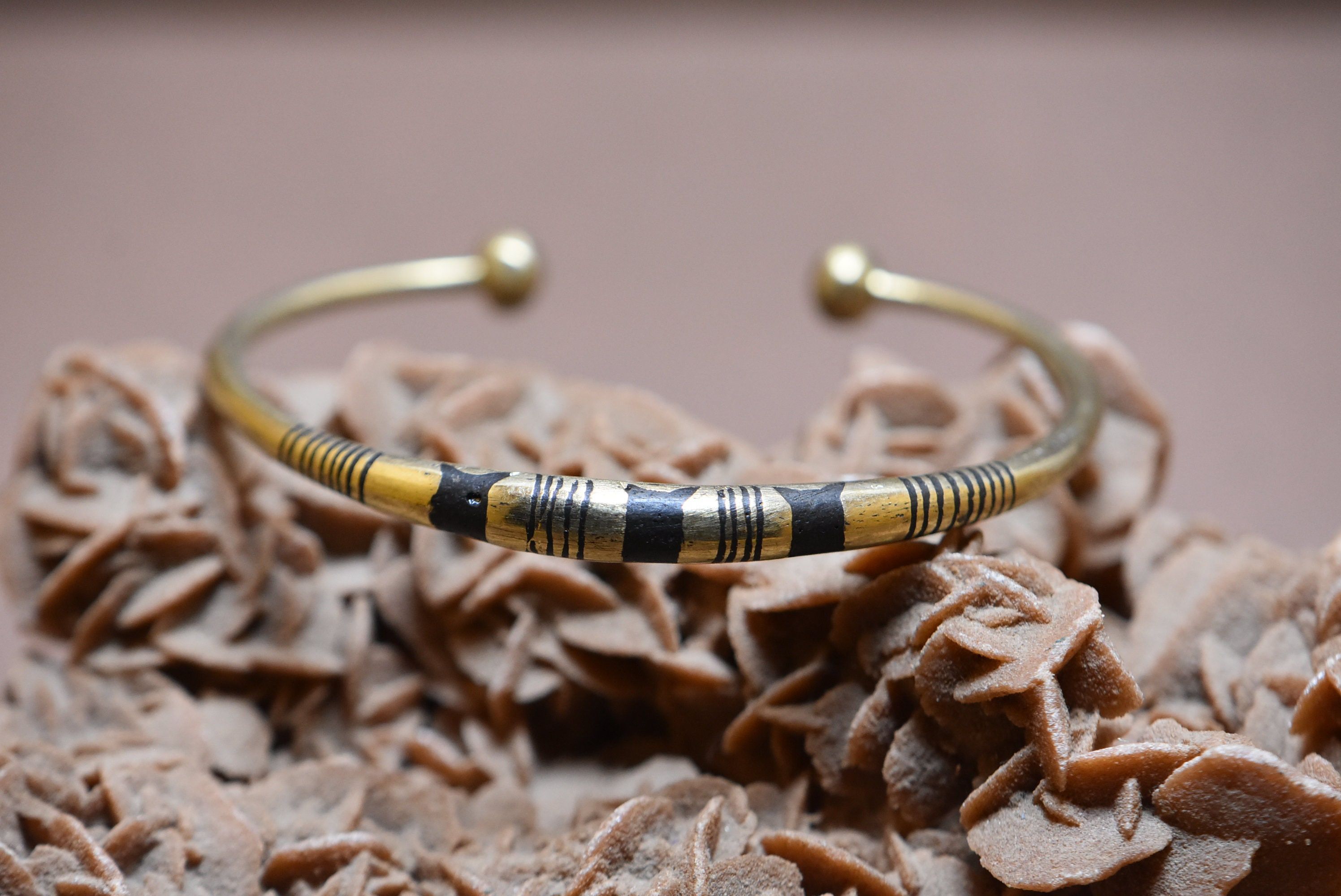 Handmade × Jewelry × Vintage Tuareg Bracelet , Ethnic Tuareg Cuff Size ONE SIZE - 3 Thumbnail