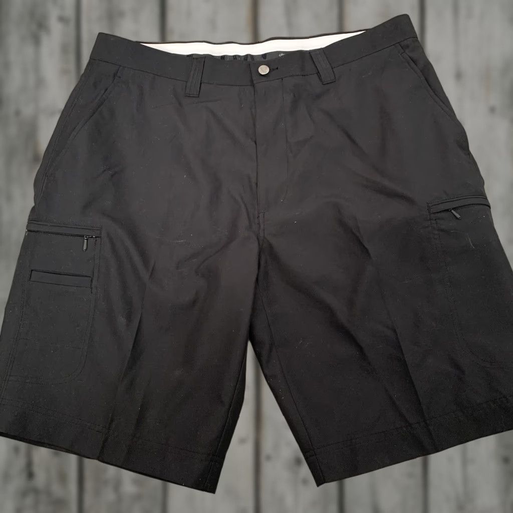 Callaway Callaway Men's Shorts Cargo 10” Inseam Black Polyester Woven Pockets Flat Front Regular Fit 36in 36 | Golf, Sports, Outdoor, Travel, Workwear Size US 36 / EU 52 - 1 Thumbnail