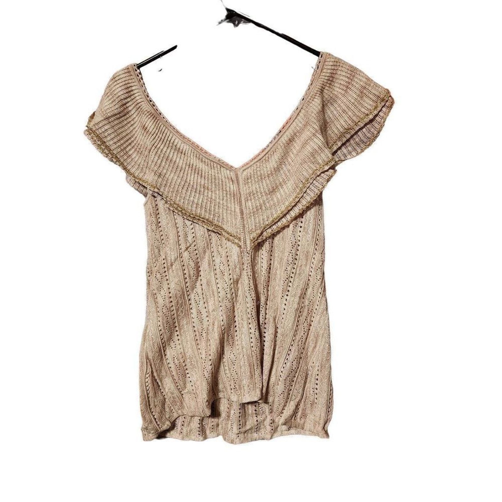 White House Black Market White house black market S sparkly gold v neck top Size S / US 4 / IT 40 - 8 Thumbnail
