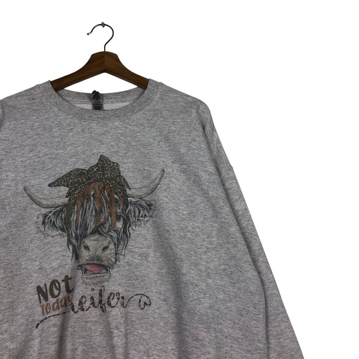 Japanese Brand Vintage-Style Cow Illustration Sweatshirt Size US XL / EU 56 / 4 - 7 Thumbnail