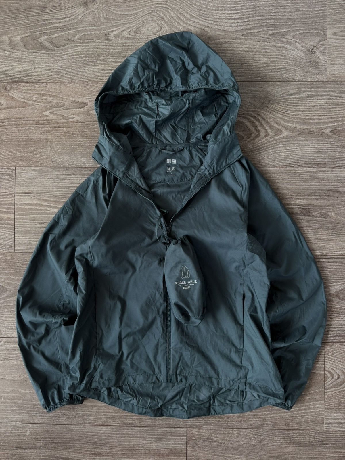 Uniqlo Uniqlo Hybrid Packable Outwear Monochrome Urban Style Jacket Size S / US 4 / IT 40 - 2 Thumbnail