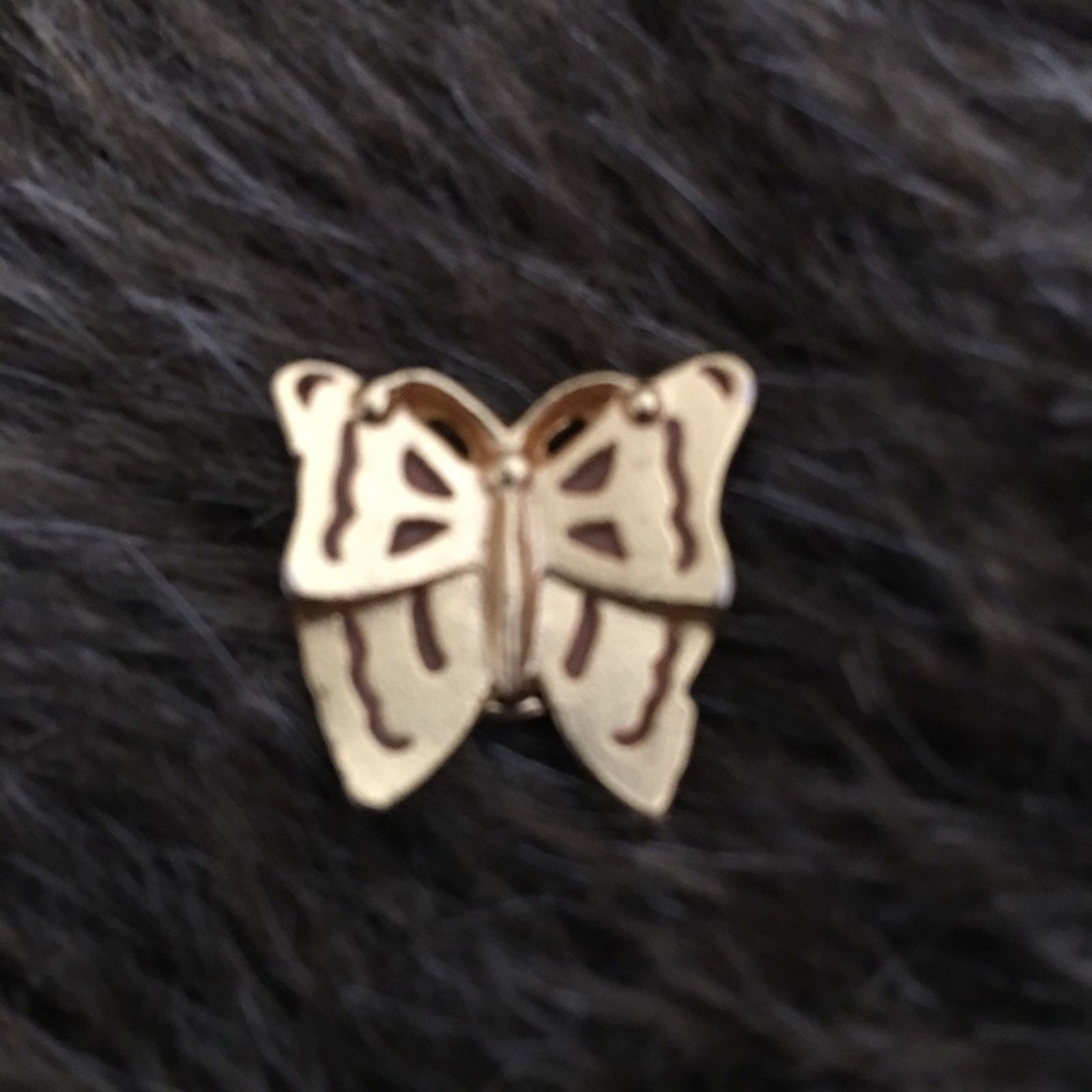 Vintage Vintage matte gold tone butterfly tac lapel pin Size ONE SIZE - 5 Thumbnail