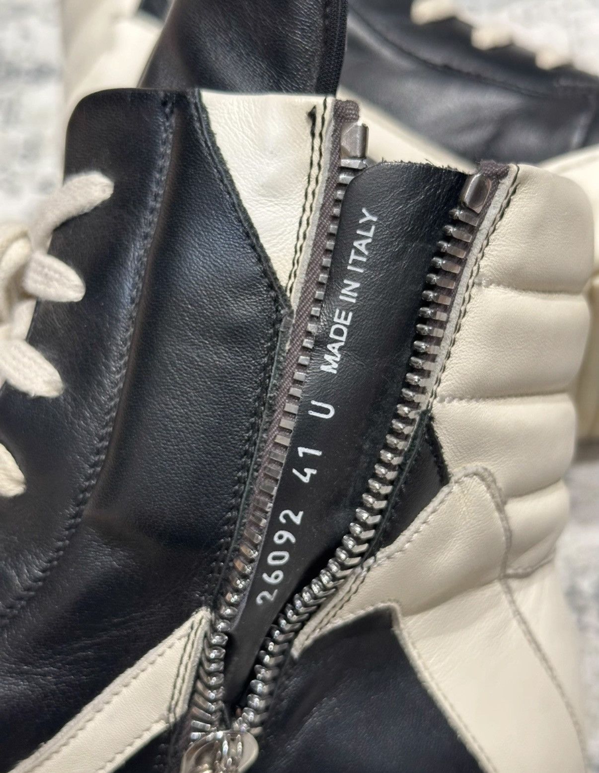 Rick Owens Rick Owens High-Top Black & White Inverted Triangle Size US 8 / EU 41 - 7 Thumbnail