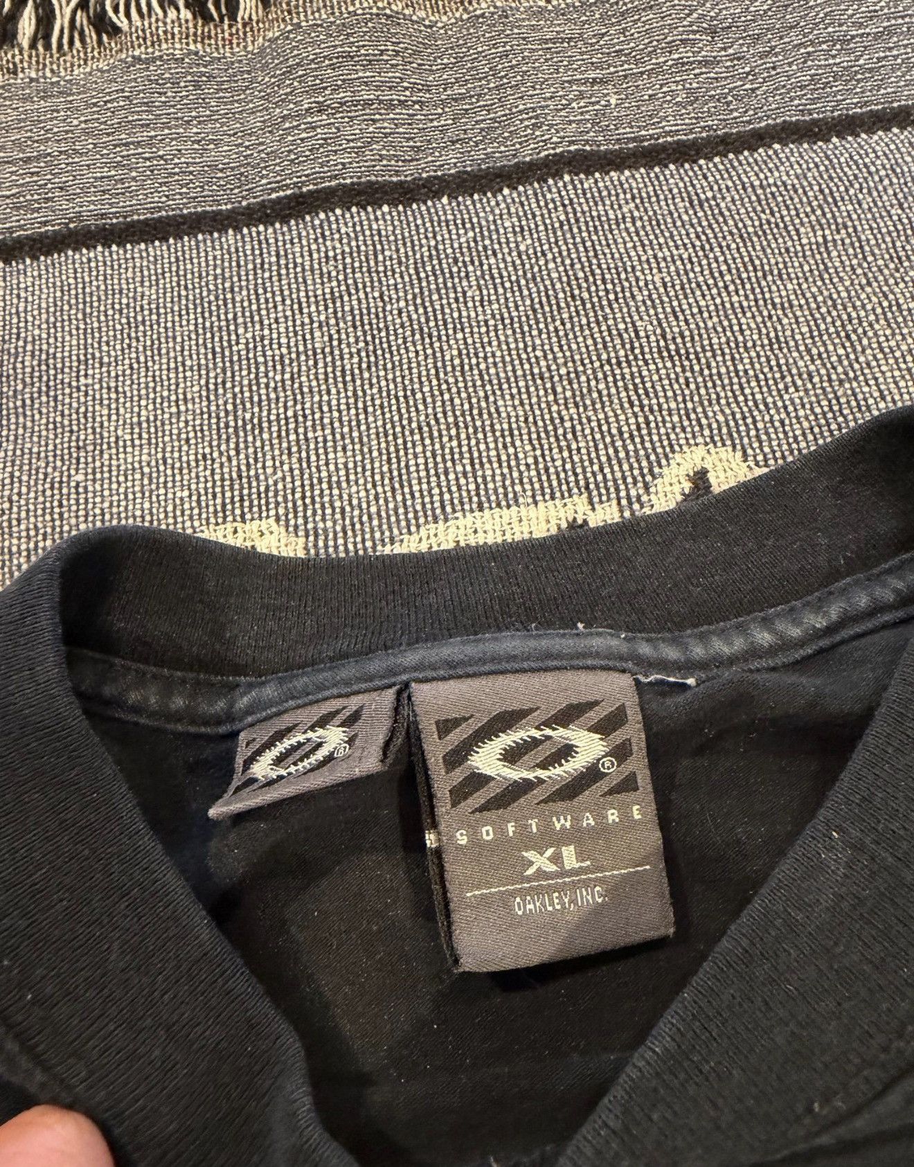 Oakley Oakley software Y2K Tee sz XL Size US XL / EU 56 / 4 - 2 Thumbnail