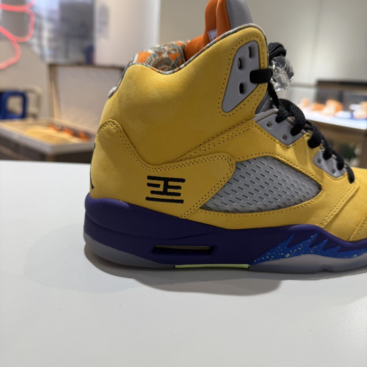 Jordan Brand Air Jordan 5 Retro What The Size US 7.5 / EU 40-41 - 4 Thumbnail