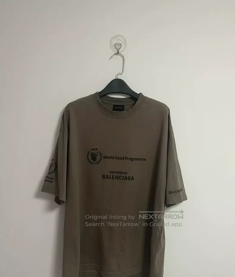 Balenciaga Balenciaga Logo Letter Khaki Short-Sleeve T-Shirt Size US M / EU 48-50 / 2 - 1 Thumbnail