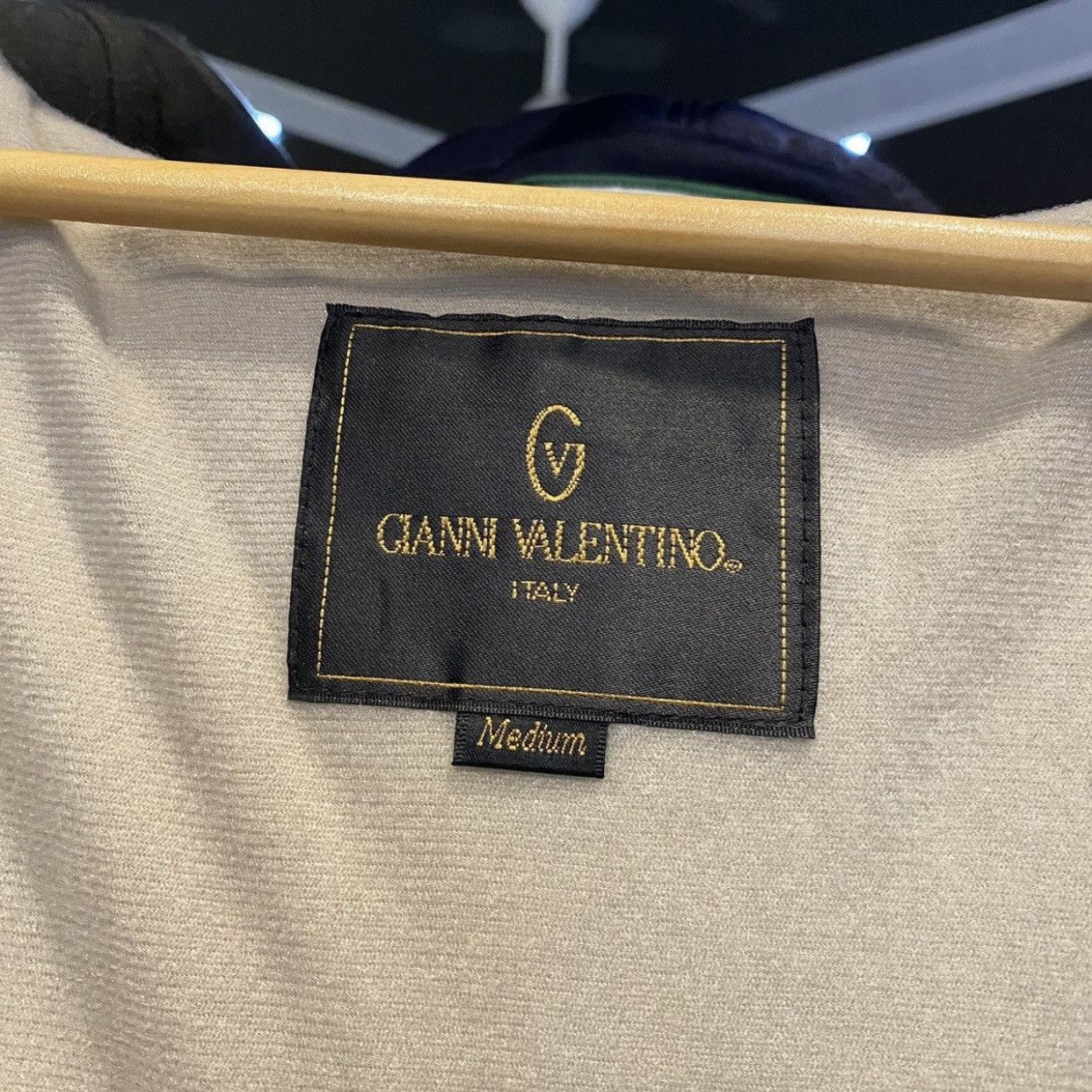 Gianni Valentino vintage Gianni Valentino light jacket with embroidered logo Size US M / EU 48-50 / 2 - 14 Thumbnail