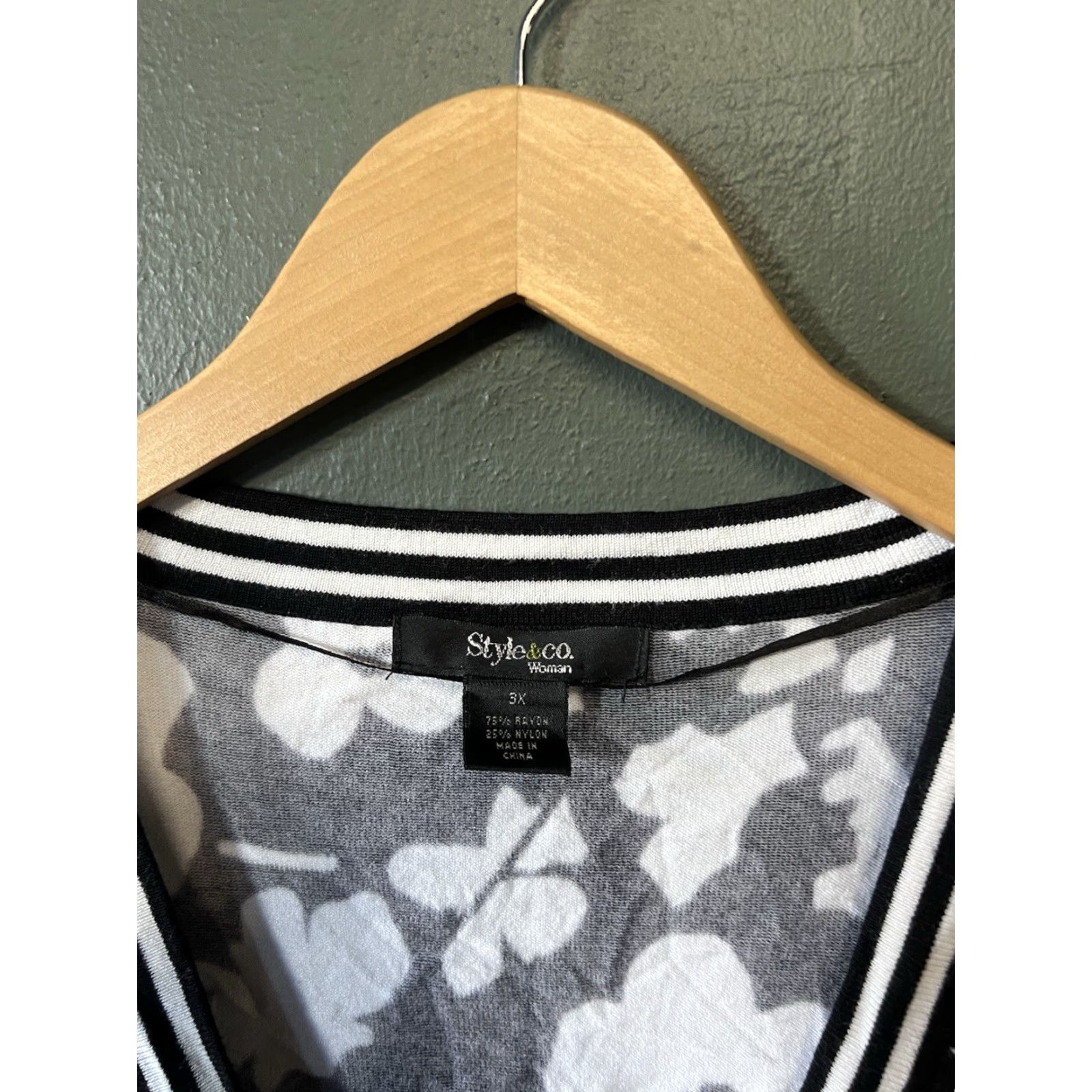 Vintage Style&co Womens Cardigan Black Knit Floral Pattern Lightweight Plus 3X Shirt Sweater Womens Size XXL / US 16-18 / IT 52-54 - 3 Thumbnail