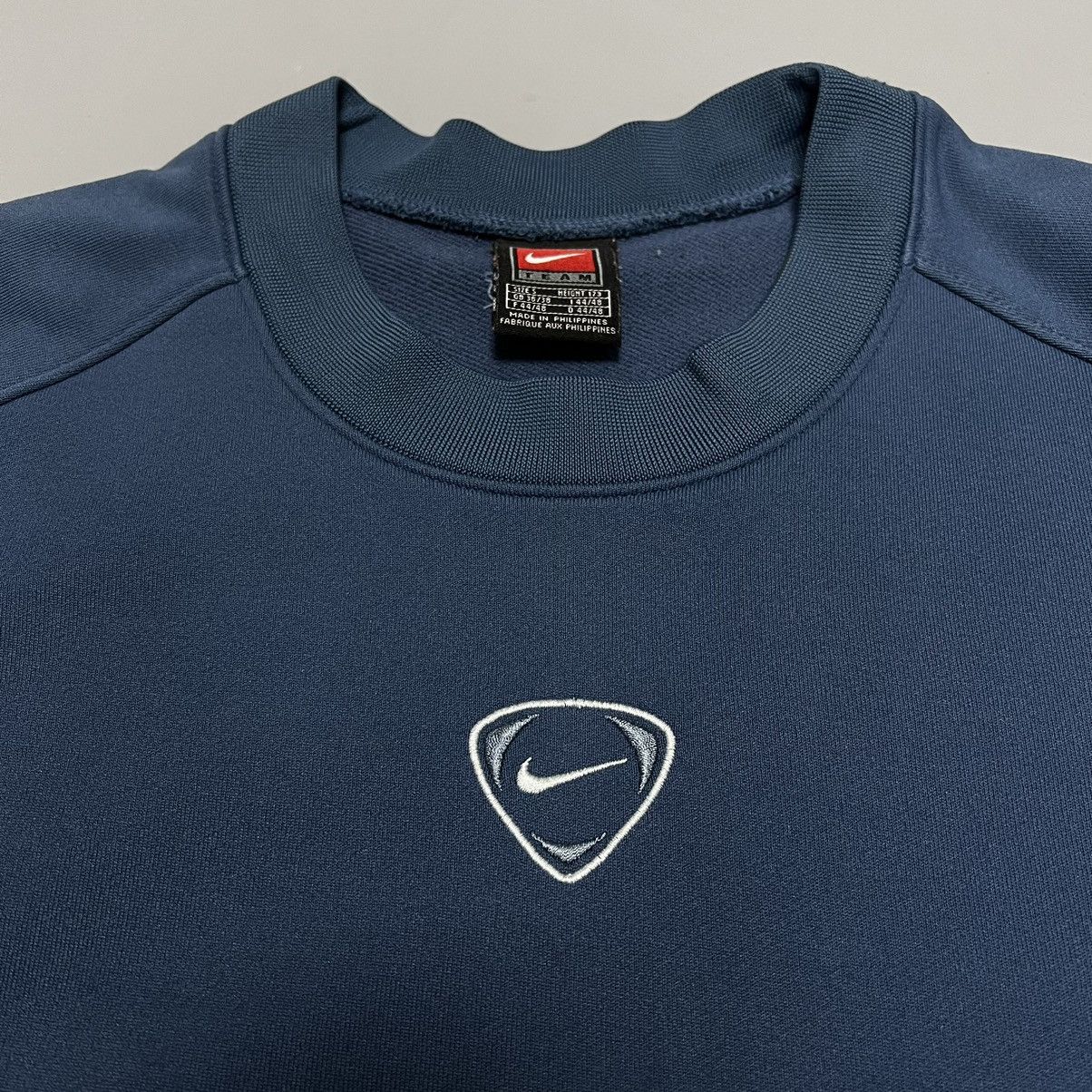 Nike × Vintage Vintage Nike y2k Center Logo Swoosh sweatshirt Size US S / EU 44-46 / 1 - 3 Thumbnail