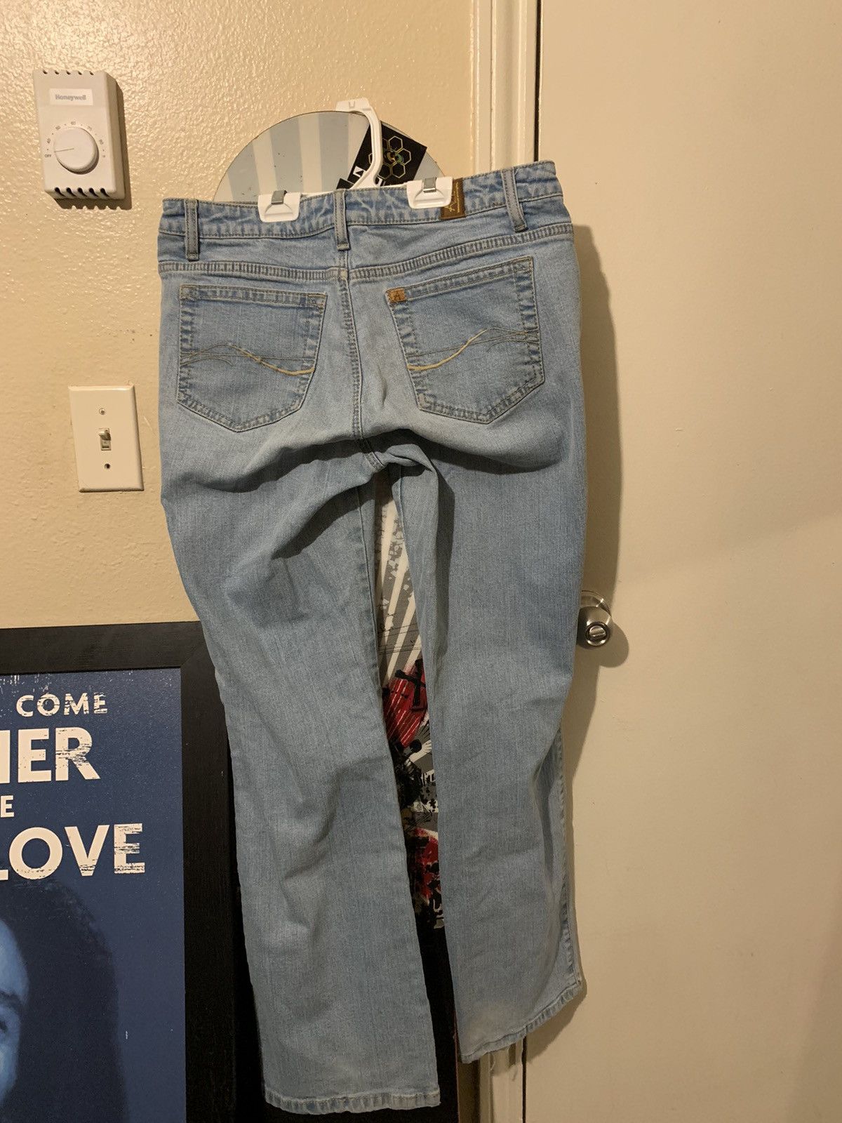 Wrangler Women’s Short Rise lAura Jeans from The Women at Wrangler Size 28" / US 6 / IT 42 - 7 Thumbnail