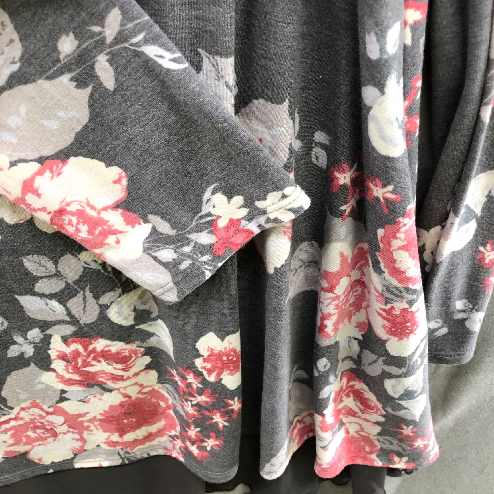 Vintage VINTAGE Egy California Jersey Knit Tunic Top/Dress Chiffon Hem Gray Floral Womens 2X Size XXL / US 16-18 / IT 52-54 - 6 Thumbnail