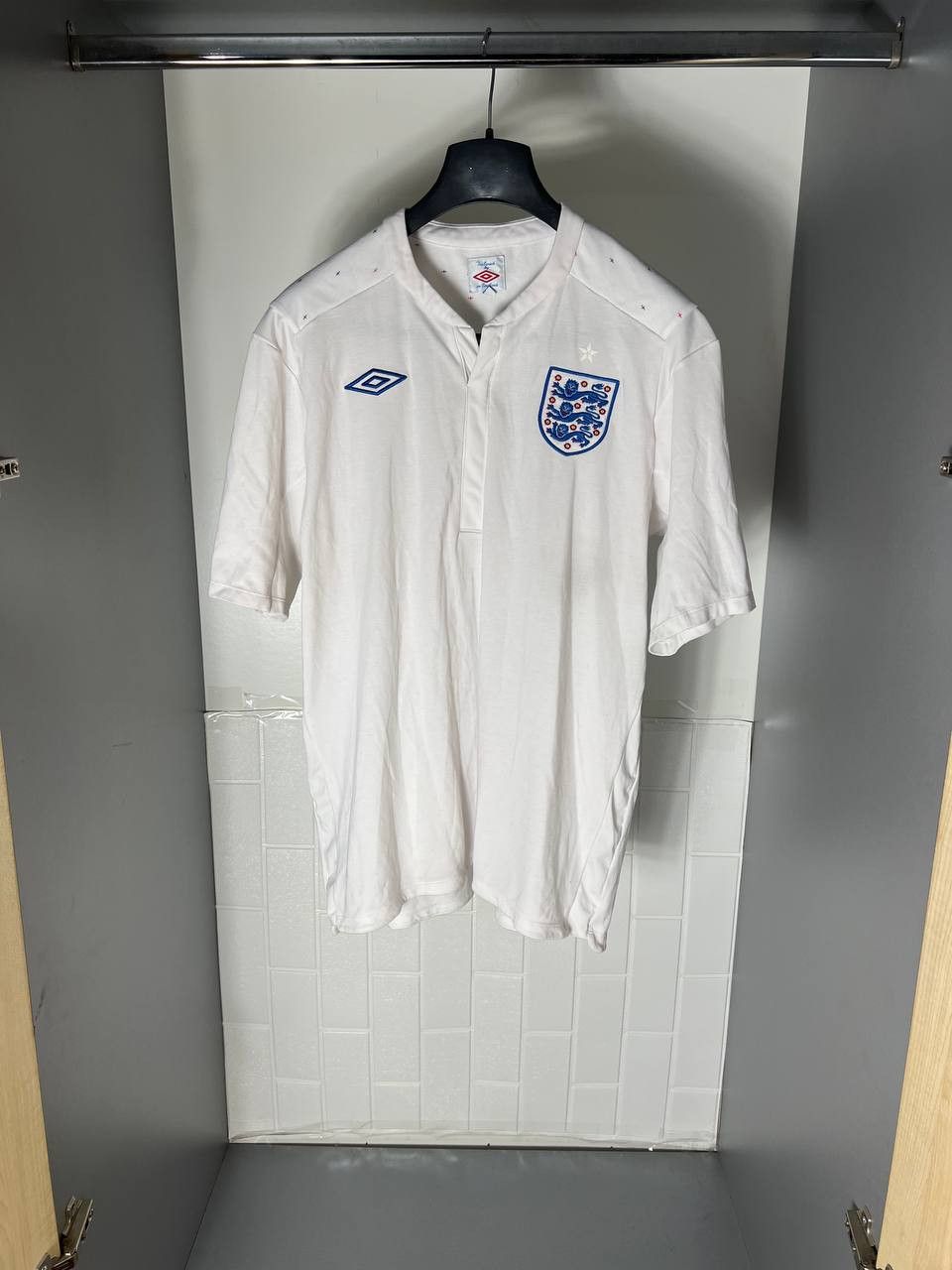 Umbro VINTAGE UMBRO ENGLAND RETRO SOCCER JERSEY MANCHESTER Y2K 90s Size US L / EU 52-54 / 3 - 1 Thumbnail
