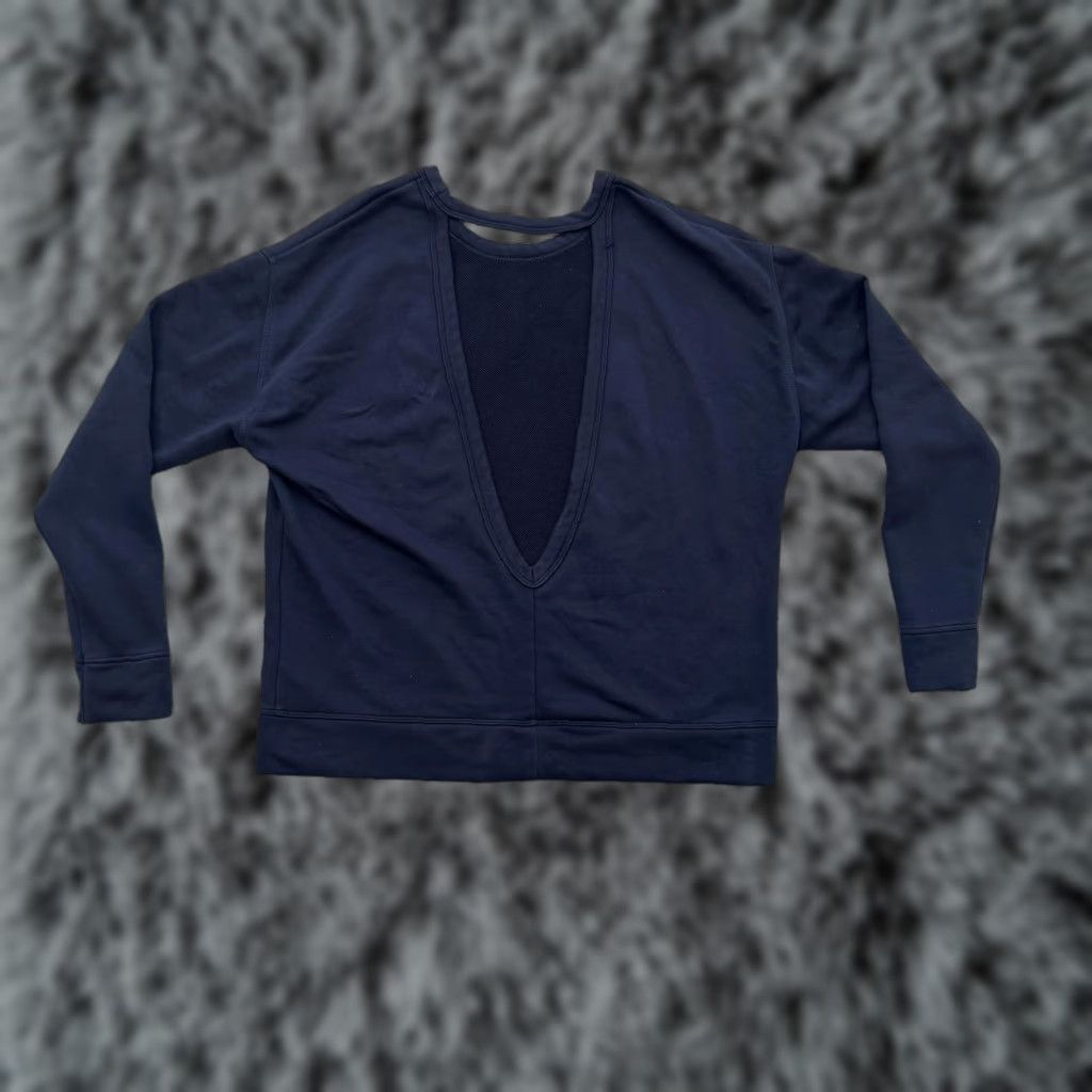 Nike Nike Sweatshirt Womens Small Crewneck Pullover Versa Open Back 938901-451 Size S / US 4 / IT 40 - 1 Thumbnail