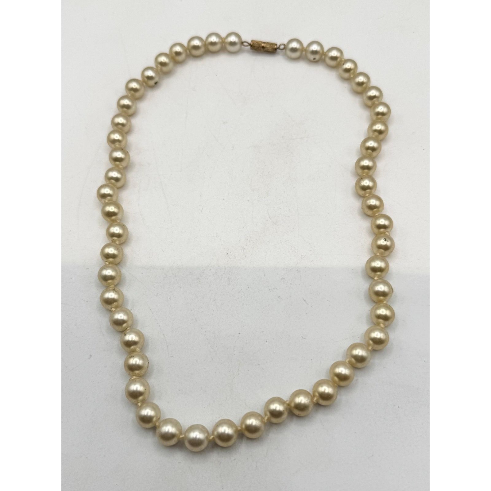 Vintage Vintage faux pearl beaded necklace with barrel clasp Size ONE SIZE - 4 Thumbnail