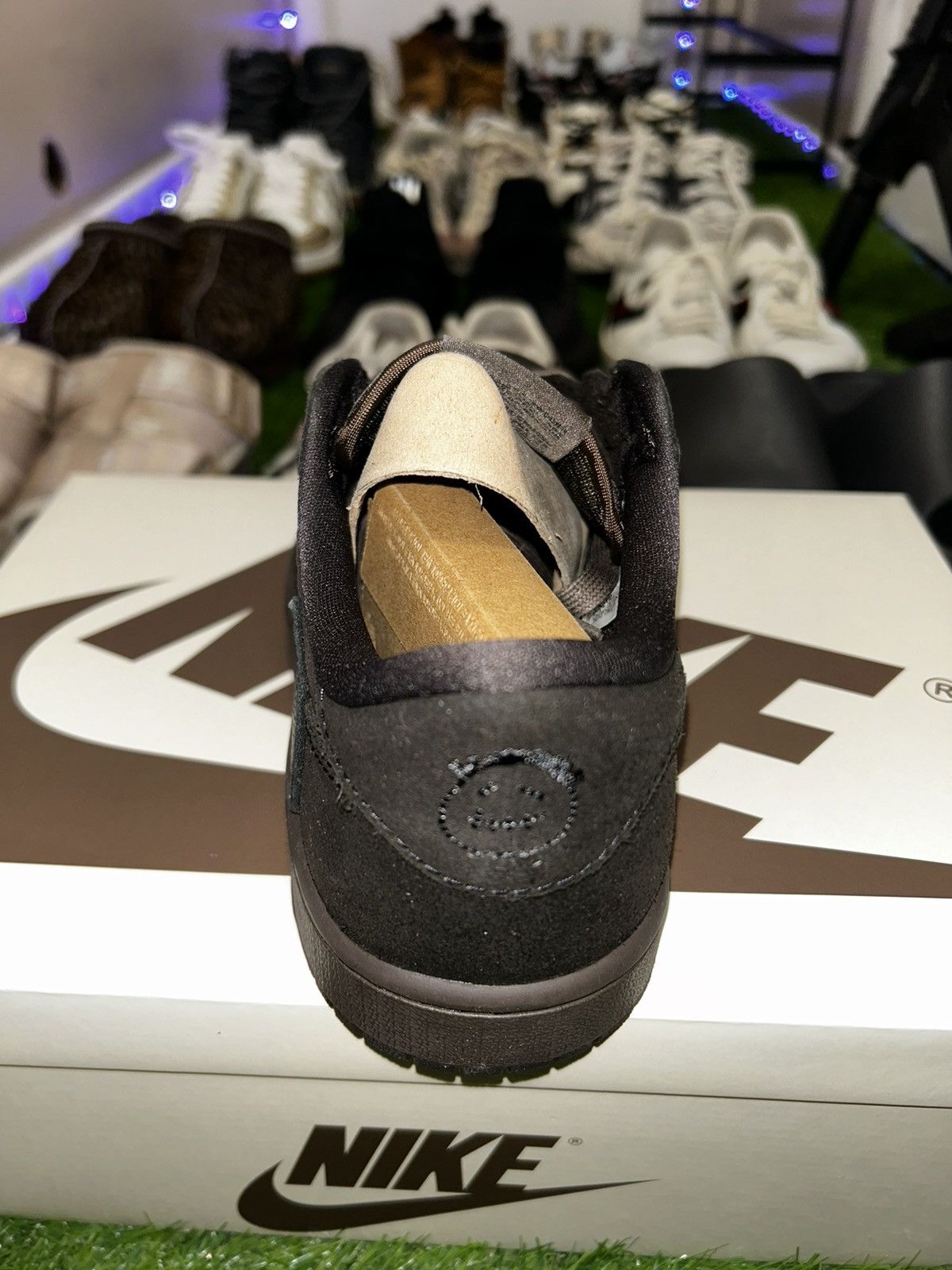 Nike × Travis Scott Travis Scott Velvet Brown AJ1 Low Size US 8 / EU 41 - 4 Thumbnail
