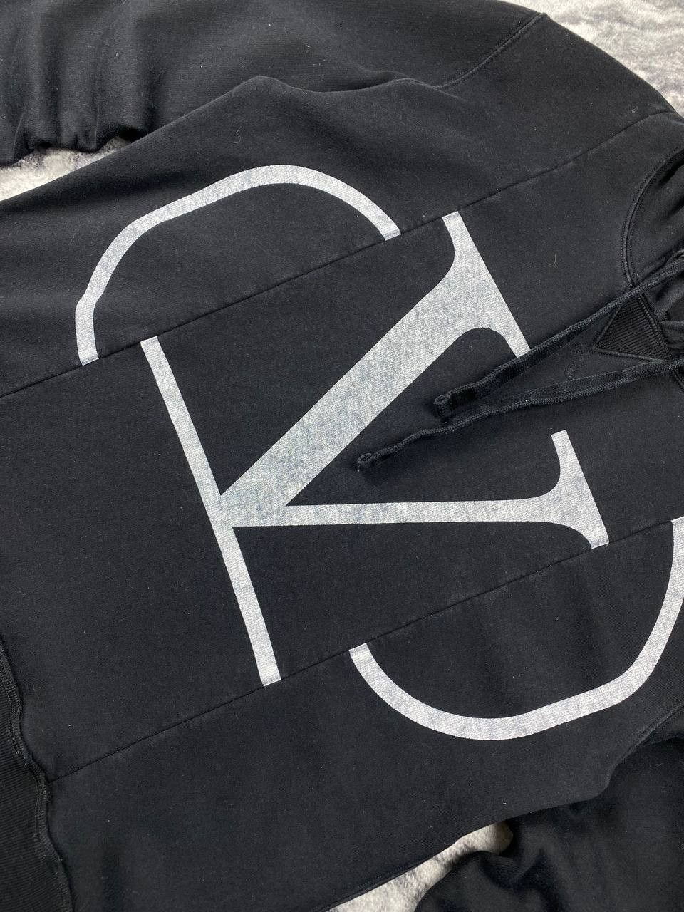 Valentino Valentino Garavani V Logo Hoodie Men Size L Back Size US L / EU 52-54 / 3 - 4 Thumbnail