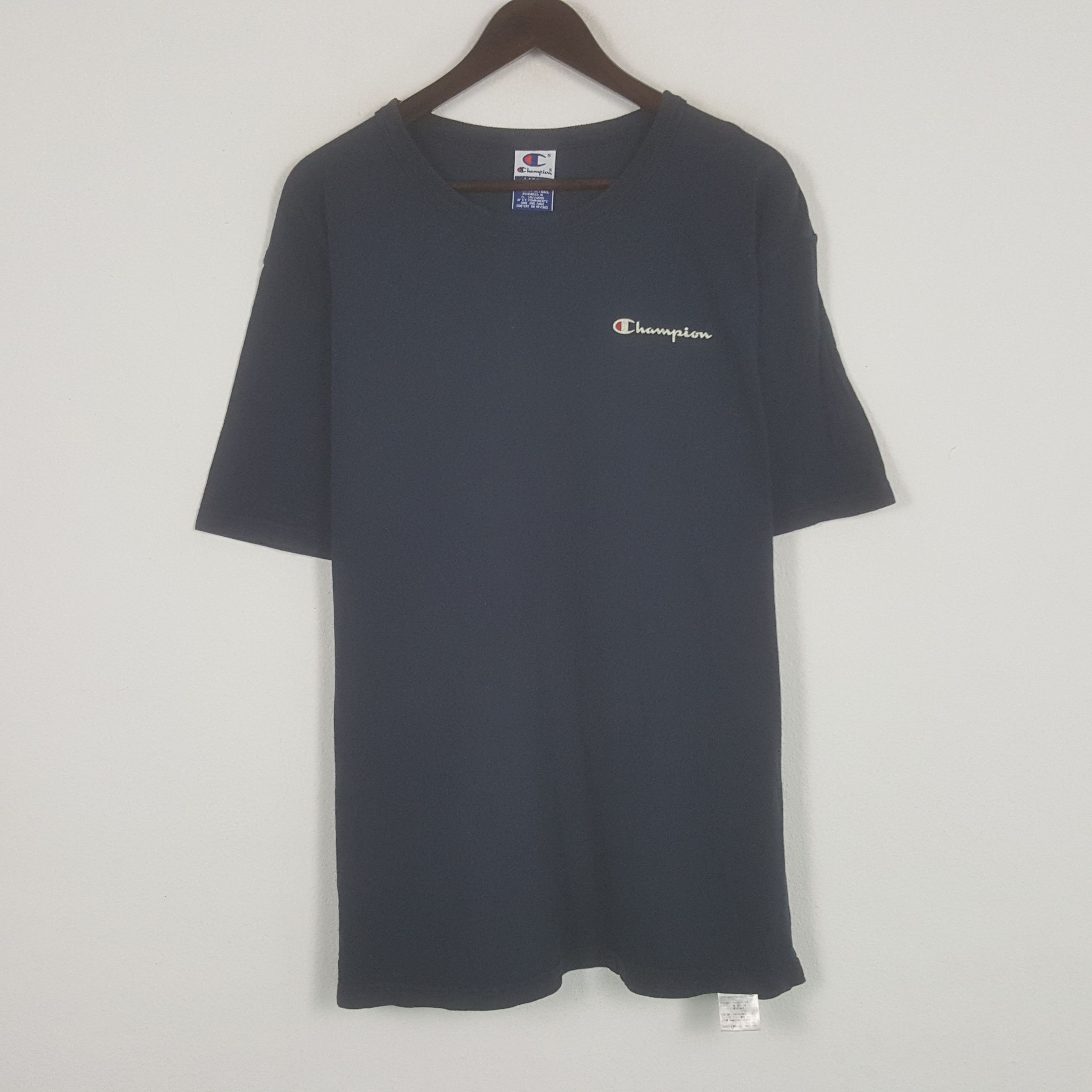 Champion × Vintage Vintage Champion Small Logo Nice Tshirt Size US XL / EU 56 / 4 - 1 Thumbnail