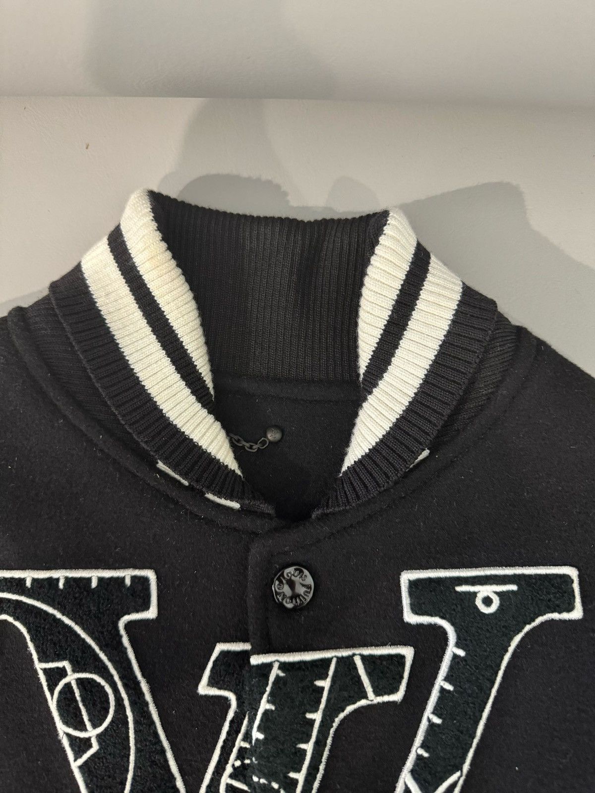 Louis Vuitton Louis Vuitton x NBA Basketball Leather Jacket Size US M / EU 48-50 / 2 - 19 Thumbnail