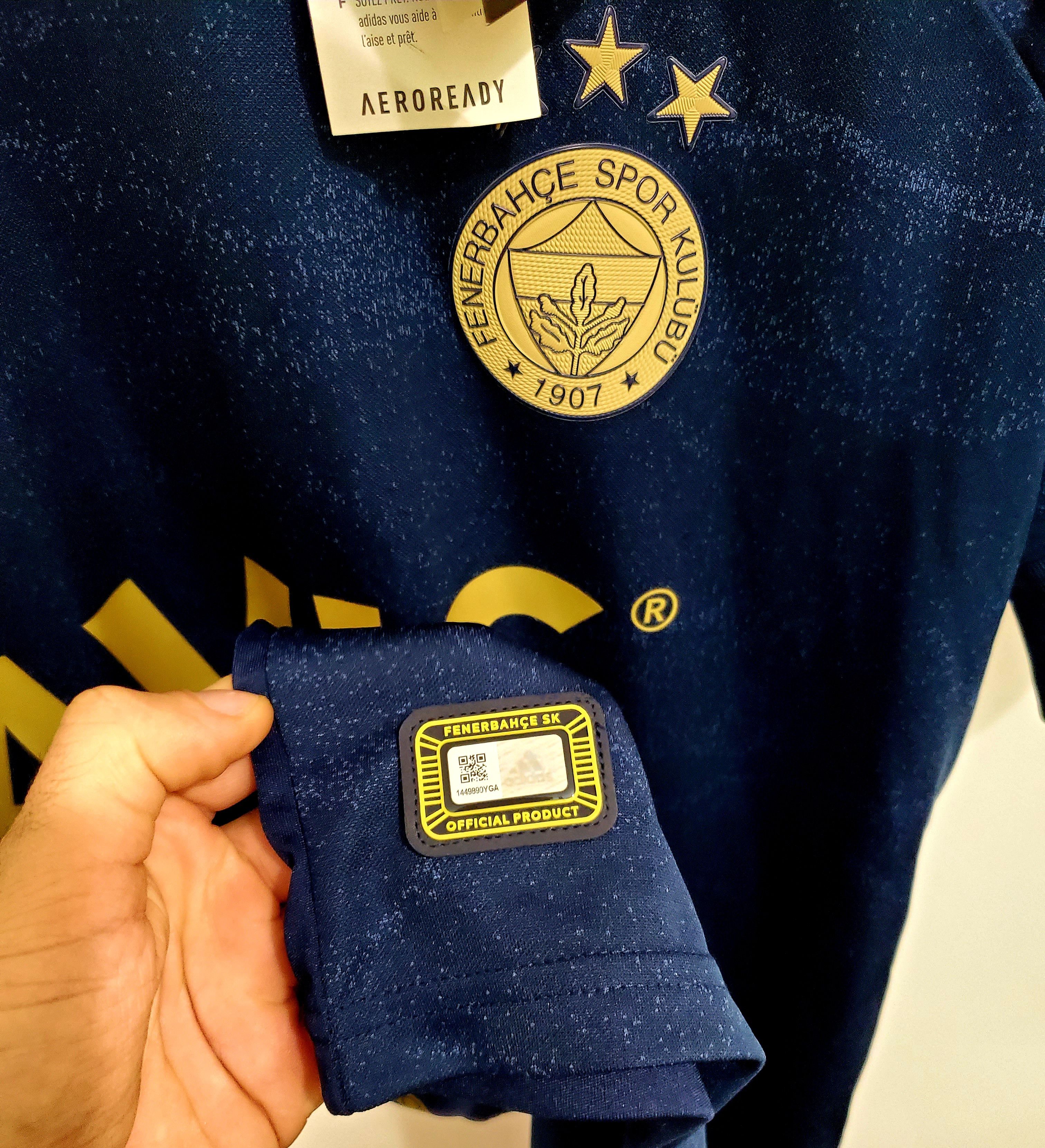 Adidas BNWT FENERBAHCE TURKEY 2020 2021 HOME #10 OZIL New Size US M / EU 48-50 / 2 - 7 Thumbnail