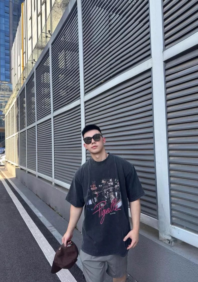 Balenciaga Balenciaga Alphabet Logo Printed Crew Neck Short Sleeve T- Size US M / EU 48-50 / 2 - 9 Thumbnail