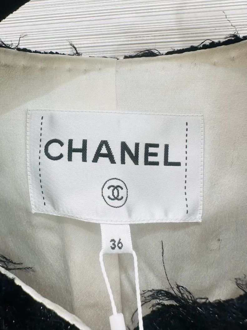 Chanel Chanel Equestrian series black and white fur coat Size XS / US 0-2 / IT 36-38 - 4 Thumbnail