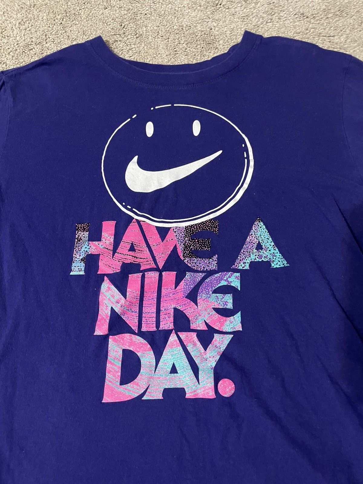 Nike Have A Nike Day Smile Graphic T Shirt Women’s Size Medium Size M / US 6-8 / IT 42-44 - 1 Thumbnail