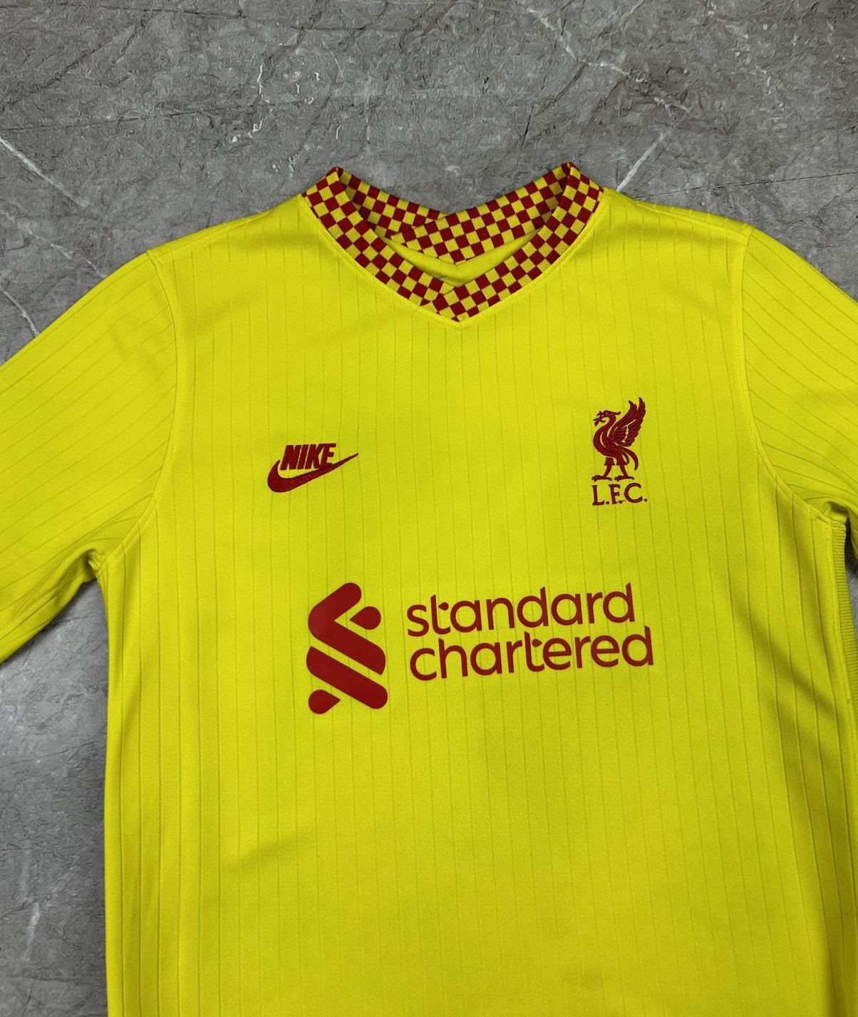 Nike Nike Liverpool Jersey Yellow Shirt FC 21/22 Dri-Fit Size US XS / EU 42 / 0 - 3 Thumbnail