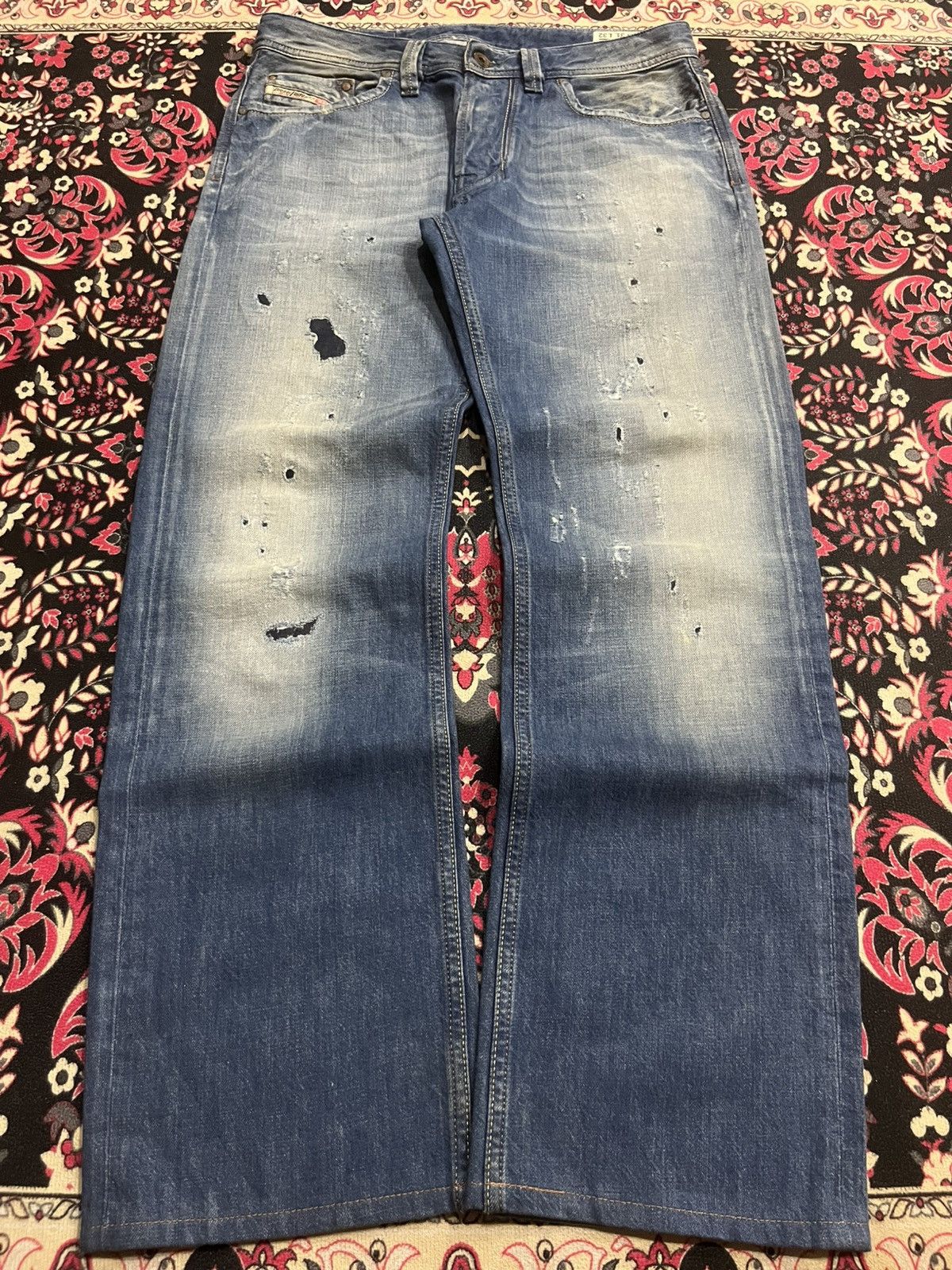 Diesel Vintage Diesel “Larkee” Blue Washed Distress Loose Leg Jeans Size US 31 - 1 Thumbnail
