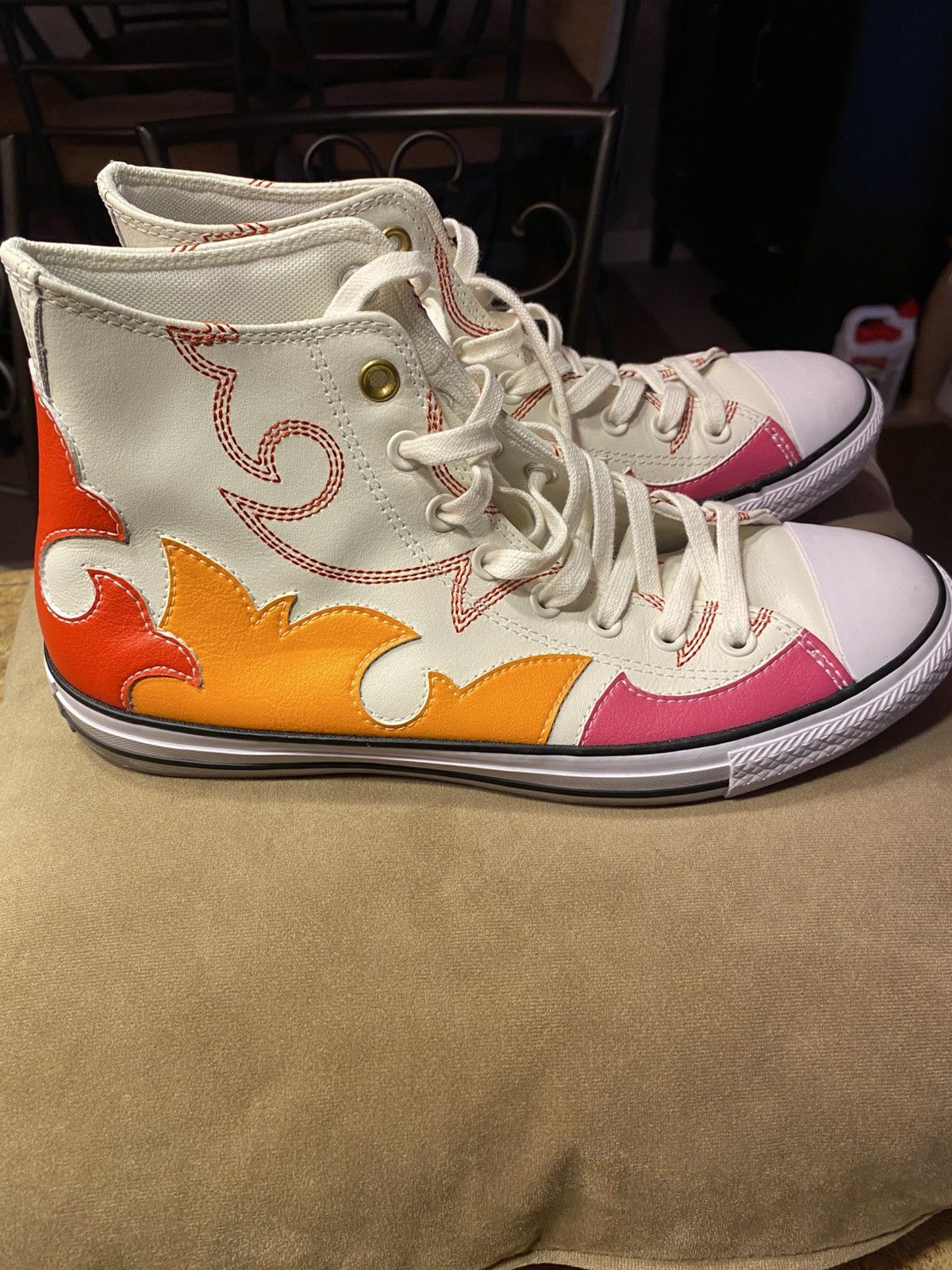 Converse Women/mens Size US 11 / IT 41 - 2 Thumbnail