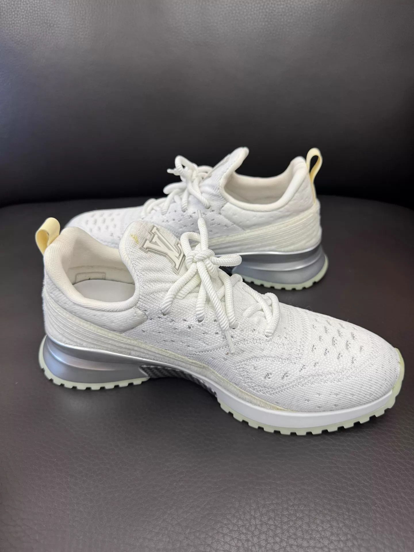 Louis Vuitton LV RUN AWAY vnr Sneaker 41 Size US 8 / EU 41 - 4 Thumbnail