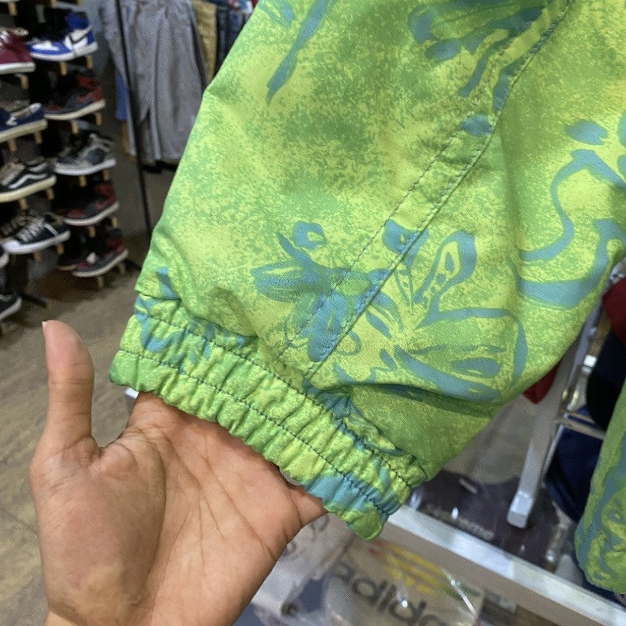 Goldwin Vintage 90s Goldwin All-Over Print Ski Jacket Neon Green Size US L / EU 52-54 / 3 - 7 Thumbnail