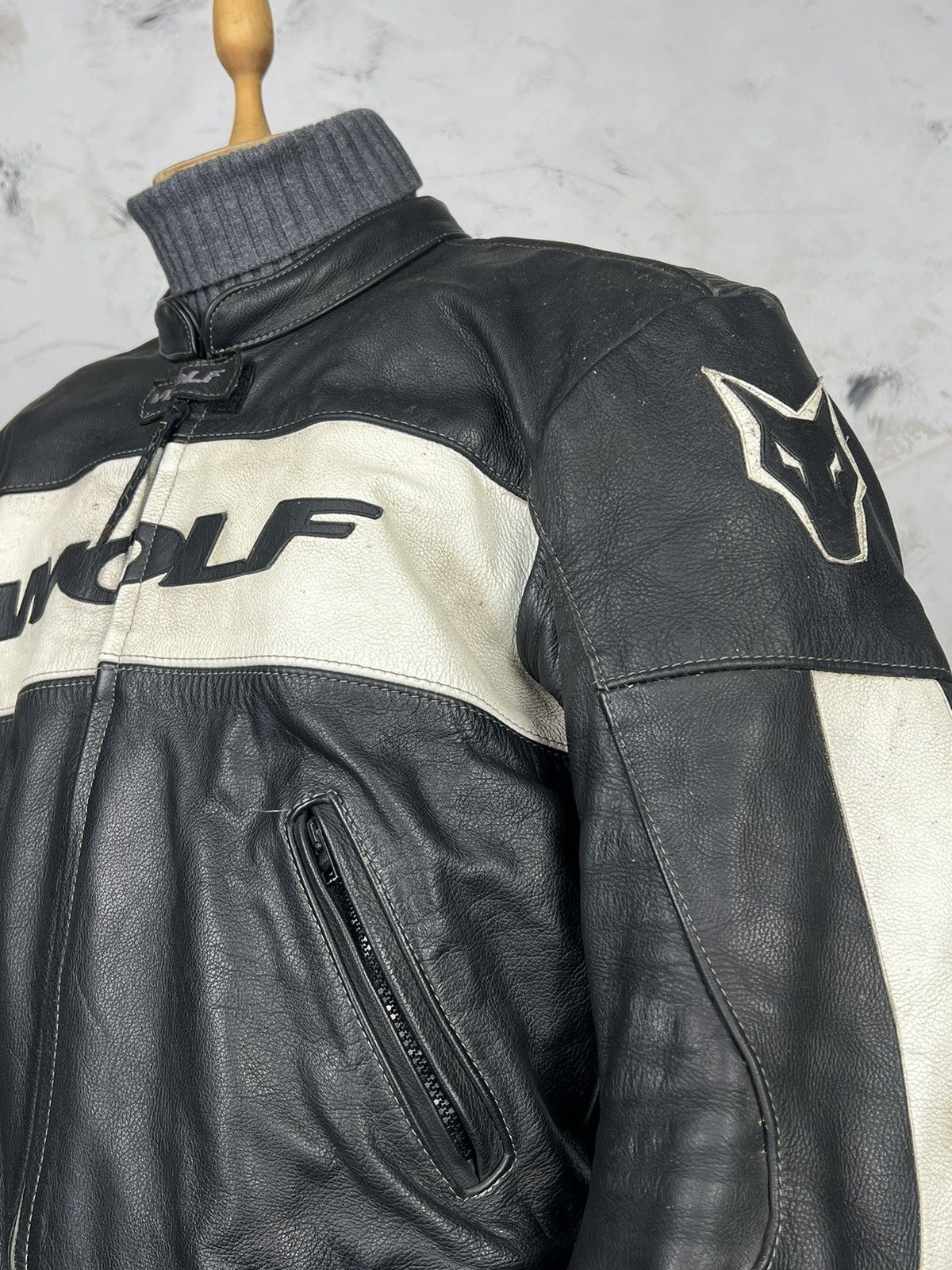 Vintage Vintage Wolf Leather Motorcycle Racing Jacket Size S - M Size US M / EU 48-50 / 2 - 5 Thumbnail