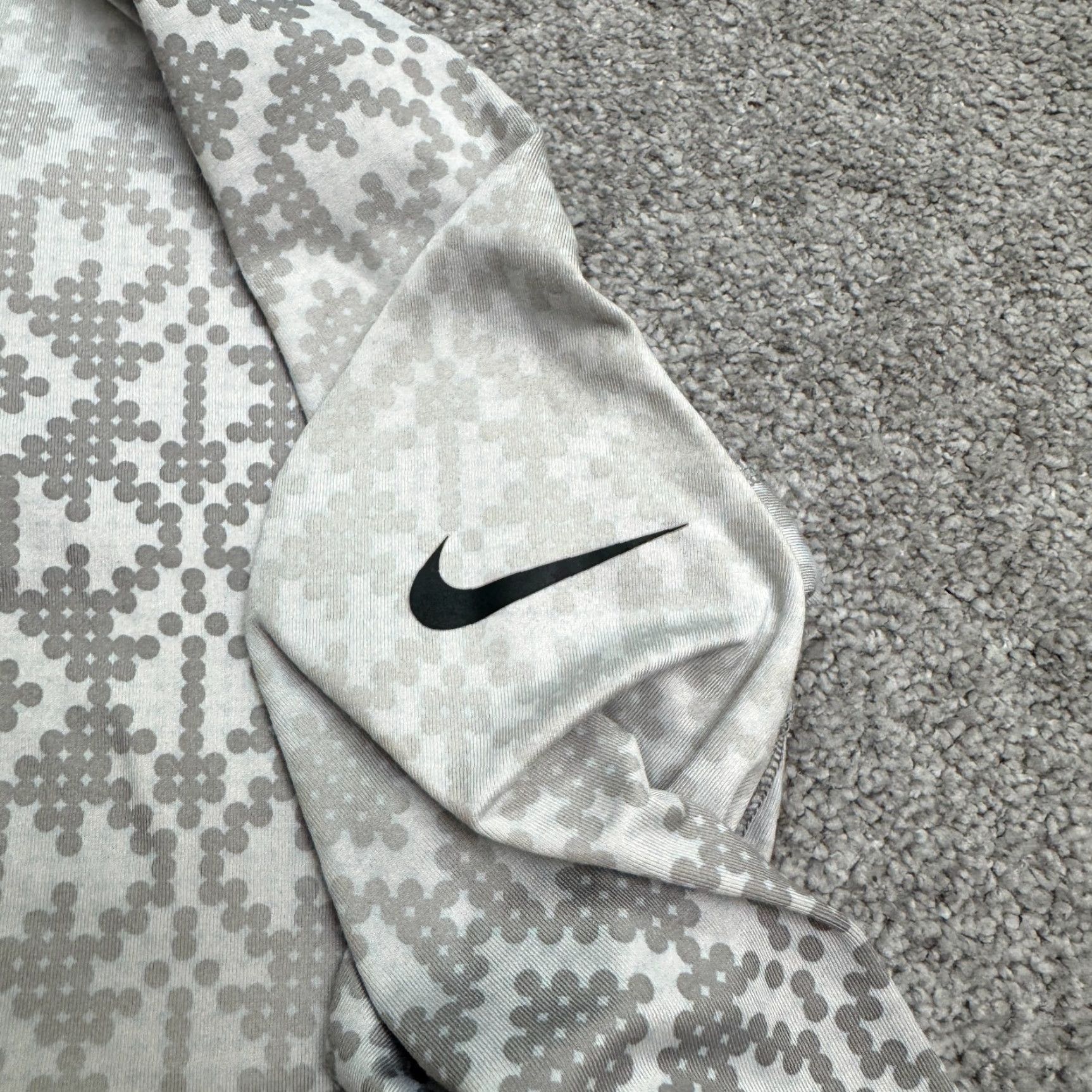 Nike Nike Pro Hyperwarm Dri-Fit Fair Isle 1/2 Zip Active Jacket Womens Small Gray Size S / US 4 / IT 40 - 7 Thumbnail