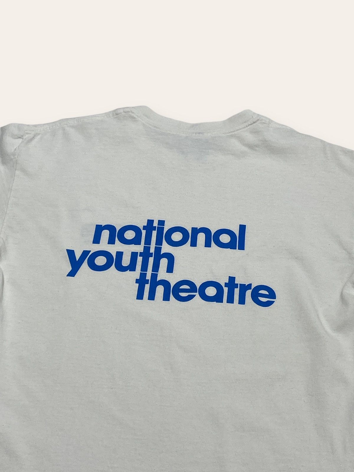Vintage Vintage NATIONAL YOUTH THEATRE White Big Logo Tee Shirt Size US S / EU 44-46 / 1 - 6 Thumbnail