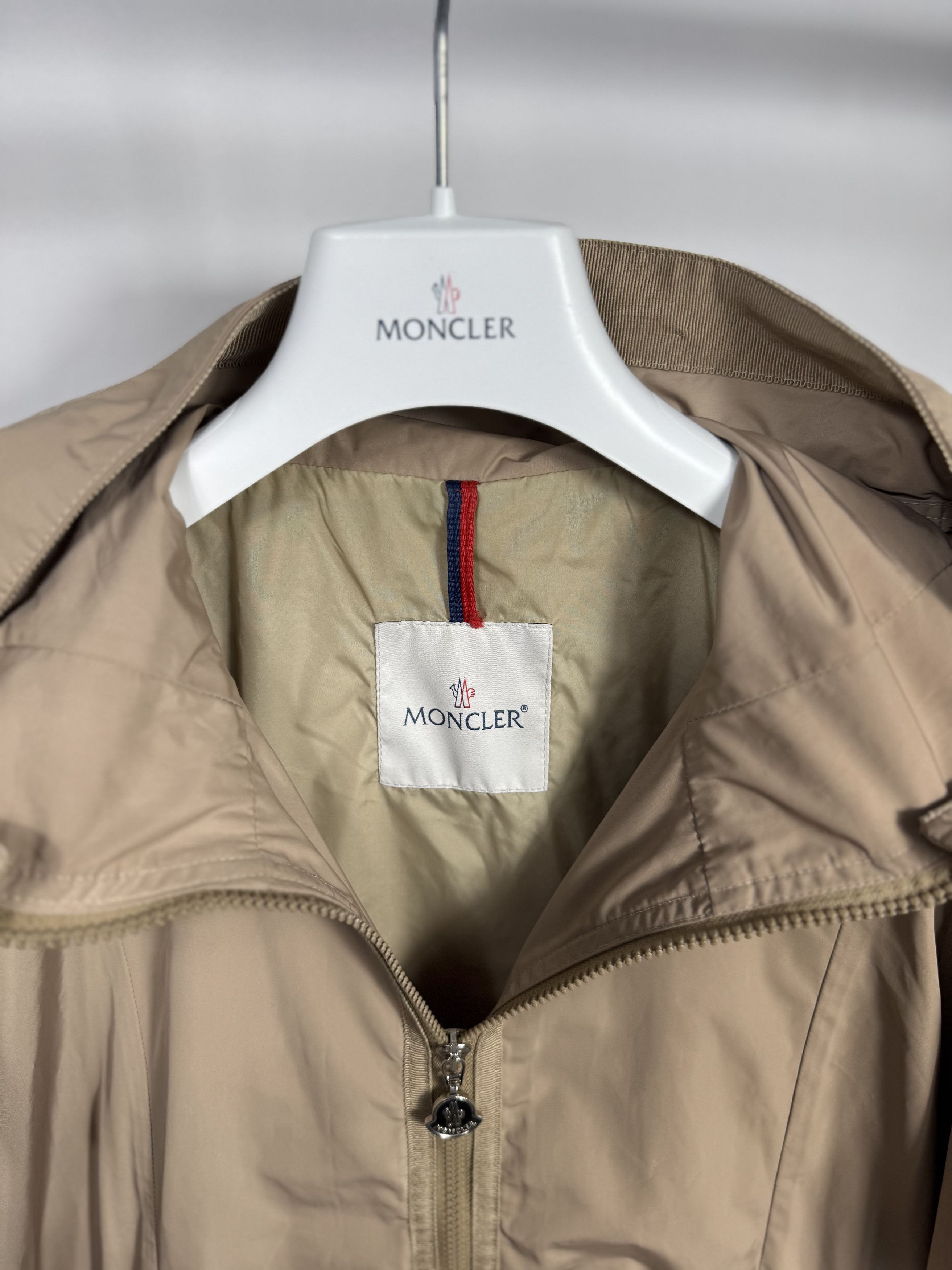 Moncler Moncler Neombre Jacket Size M / US 6-8 / IT 42-44 - 4 Thumbnail