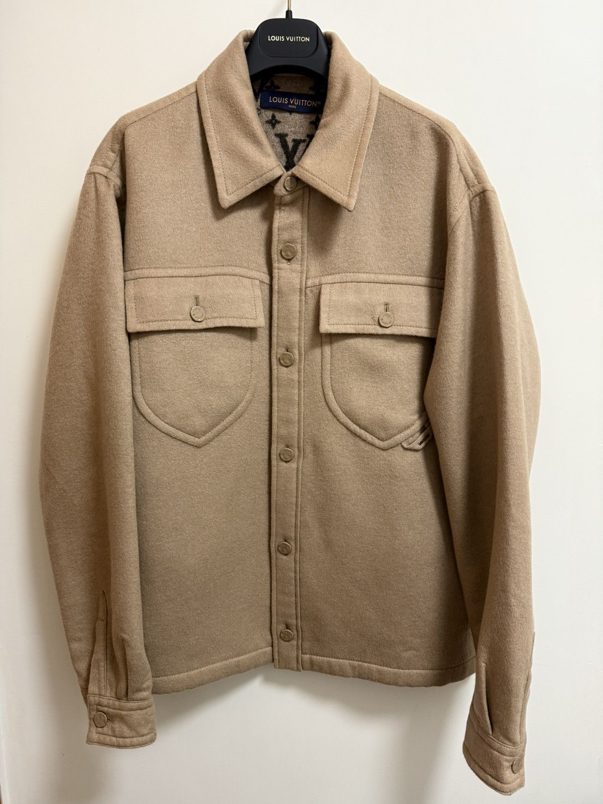 Louis Vuitton Louis Vuitton camel color oversized shirt jacket S Size US S / EU 44-46 / 1 - 3 Thumbnail
