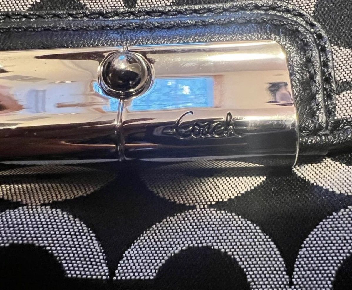 Coach Coach - Kristin Op Art Black & Gray Jacquard Wristlet Size ONE SIZE - 8 Thumbnail