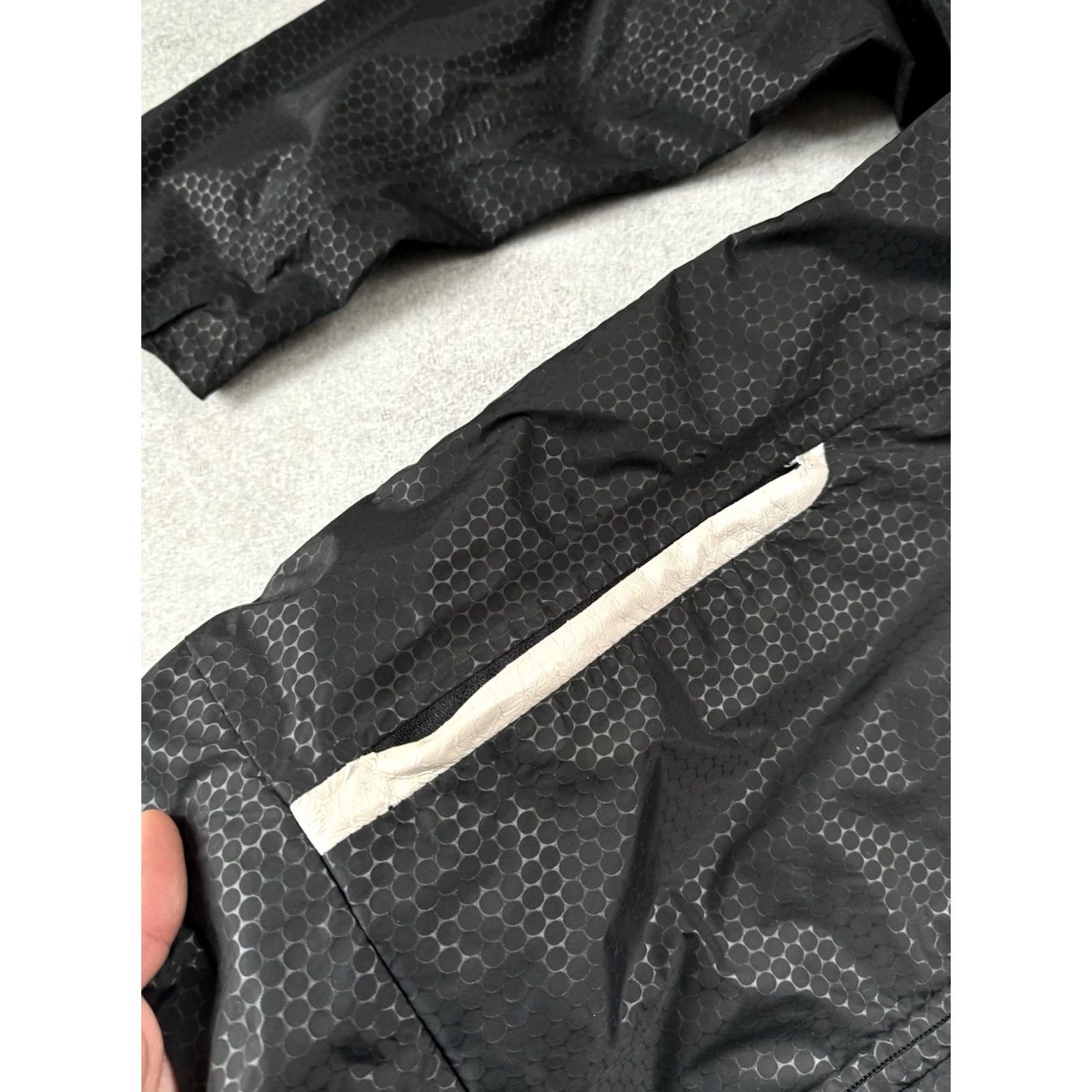 Mercedes-Benz Vintage Mercedes-Benz Hugo Boss Vodafone Track Nylon Jacket S Black Windbreaker 90s Racing Mercedes Racing Mens Shirt Size US S / EU 44-46 / 1 - 7 Thumbnail