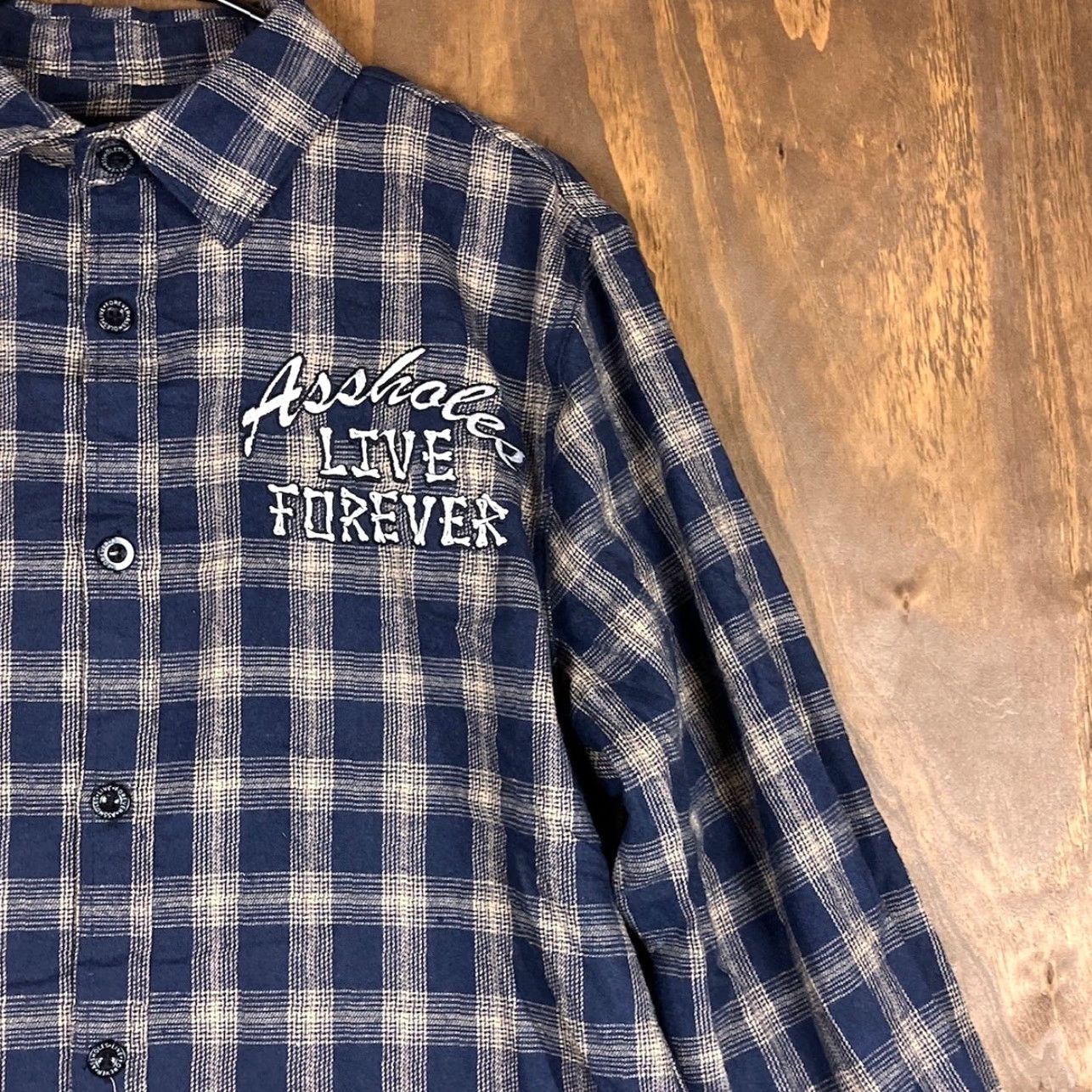 Vintage VINTAGE A51117holes Live Fovrever Mens Shirt Plaid Button-Down Cotton Blend L Navy Beige (Collared, Long Sleeve) Mens Size US L / EU 52-54 / 3 - 5 Thumbnail