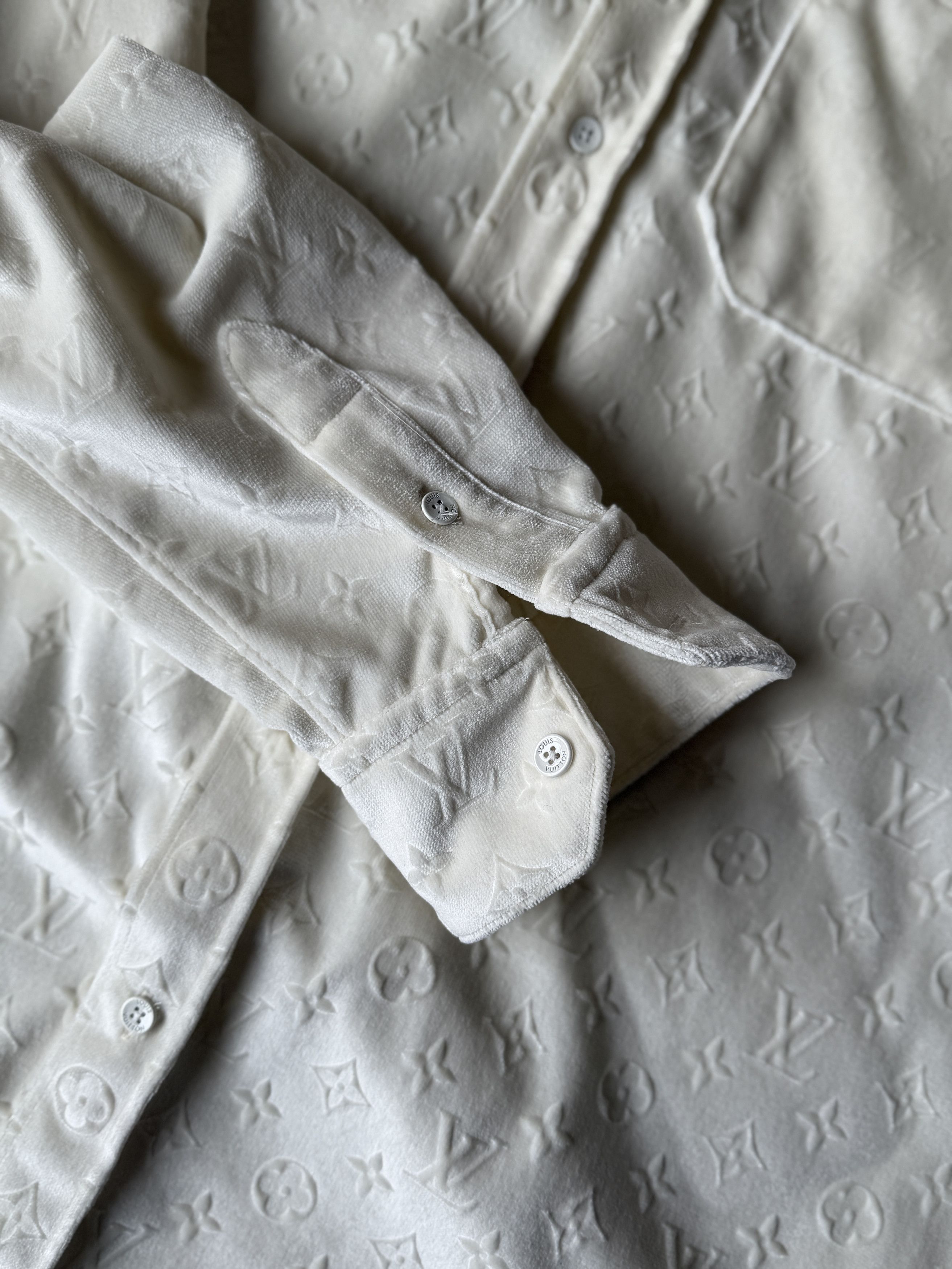 Louis Vuitton Louis Vuitton Monogram Velvet shirts by Virgil | RARE Size US XL / EU 56 / 4 - 3 Thumbnail